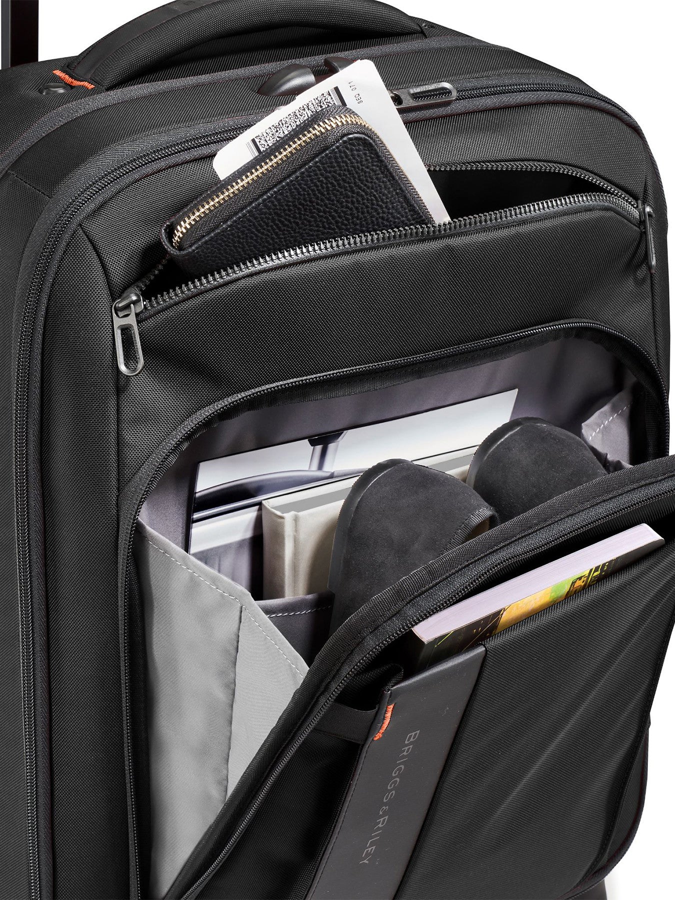 Briggs and Riley ZDX International 53cm Carry-On Expandable Spinner Suitcase