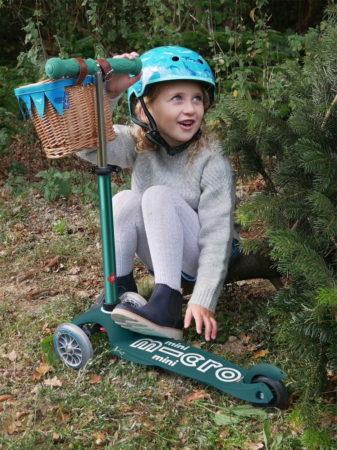 Wicker Basket Sealife Bunting