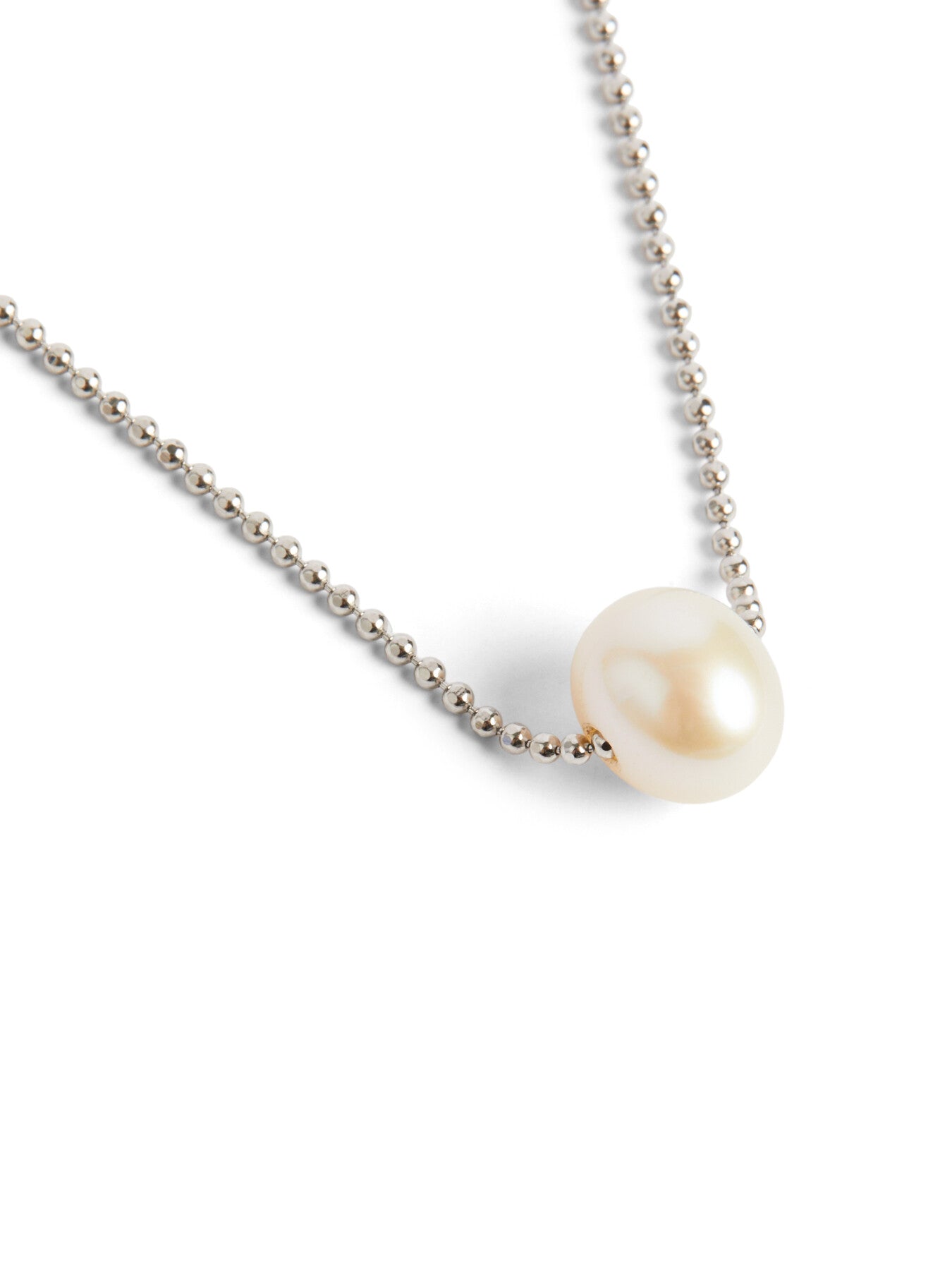 Essential White Pearl Necklace