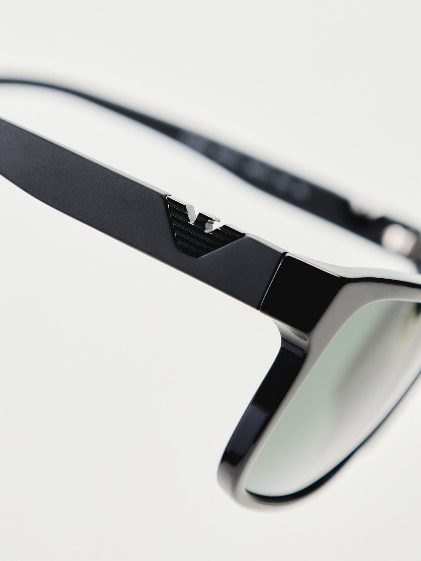 EA4035 Pillow Shaped Sunglasses