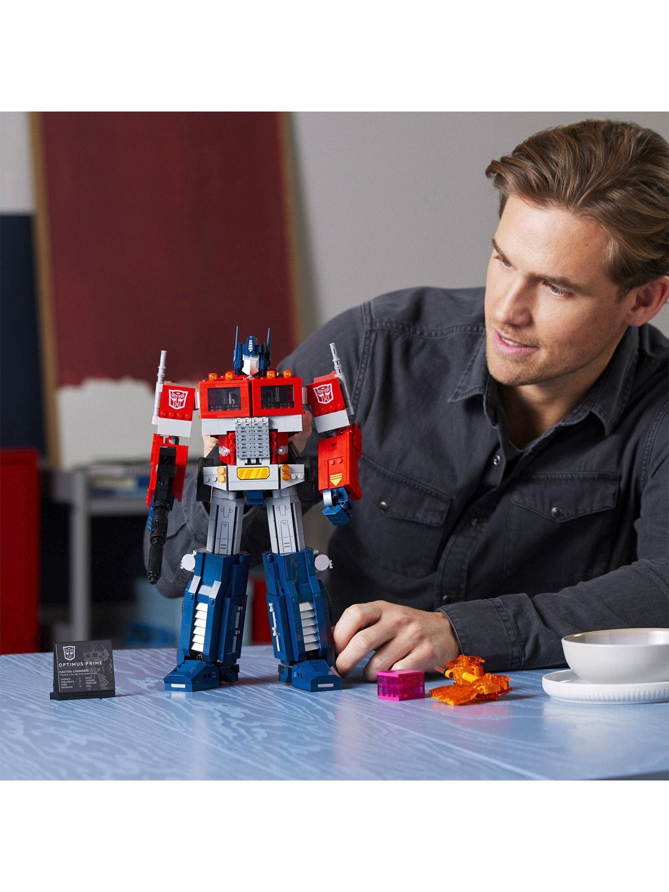 Icons Optimus Prime Transformers Set 10302