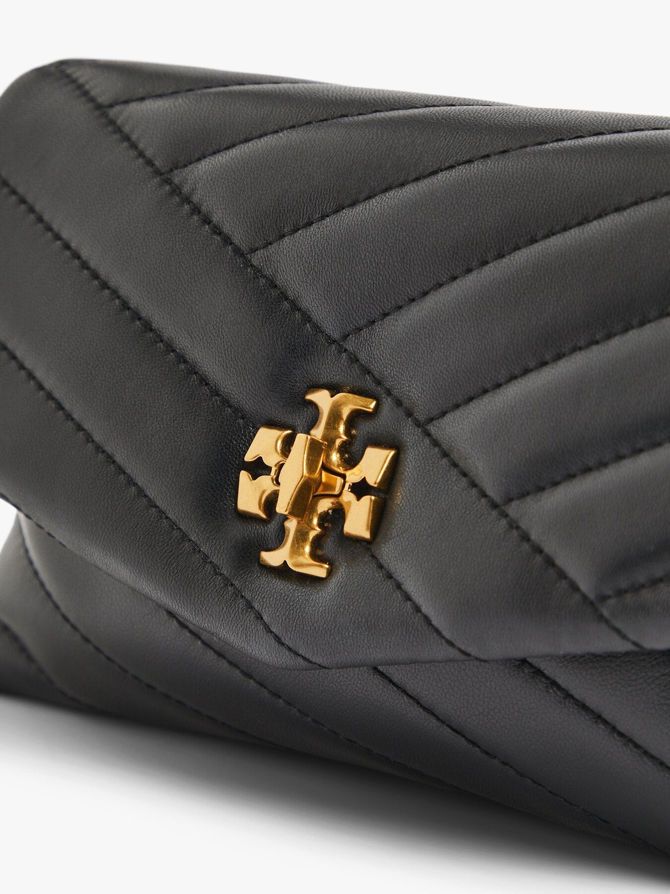 Kira Chevron Chain Wallet