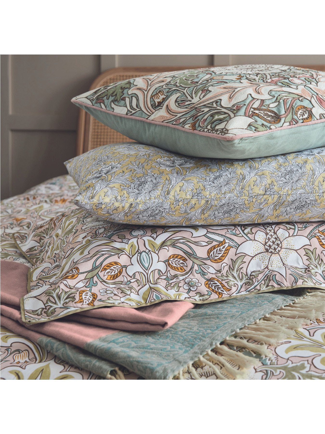 Strawberry Thief Severne Cushion