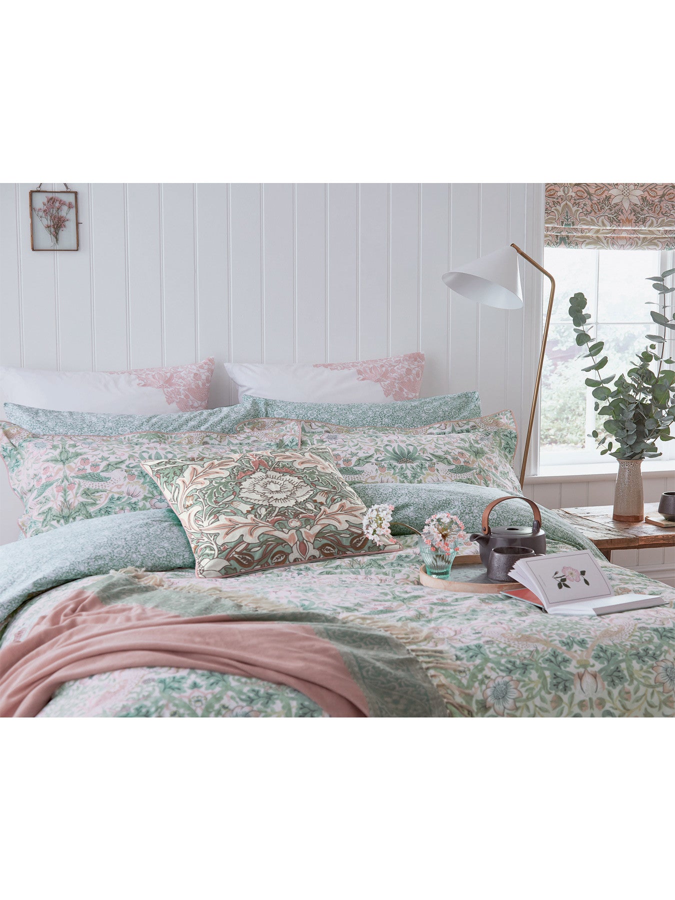 Strawberry Thief Severne Cushion