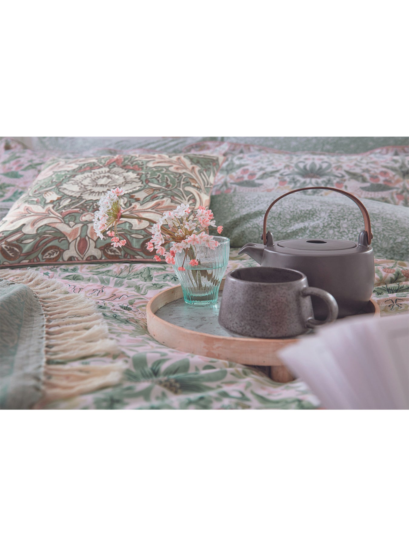 Strawberry Thief Severne Cushion