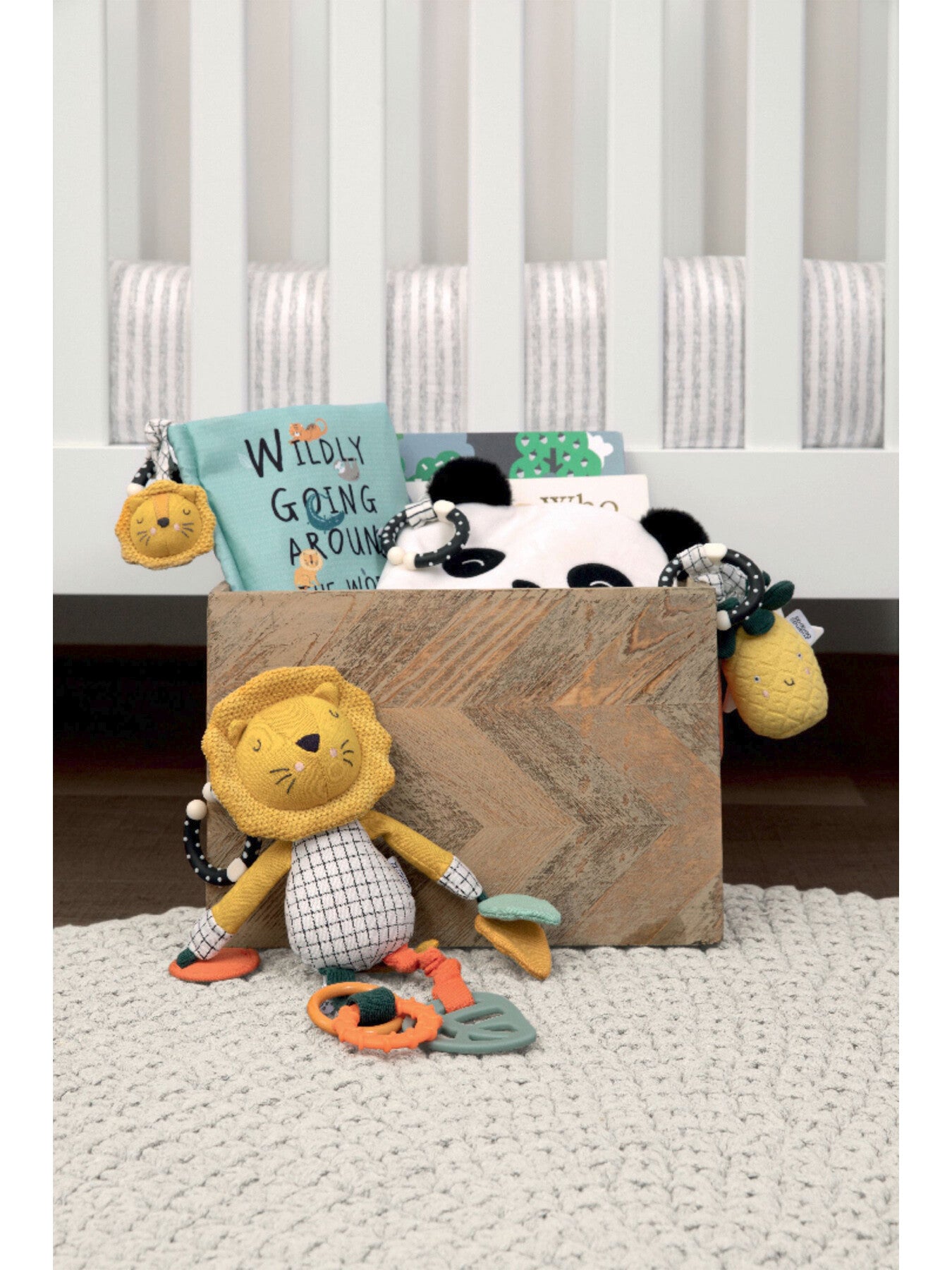 Wildly Lion Activity Toy