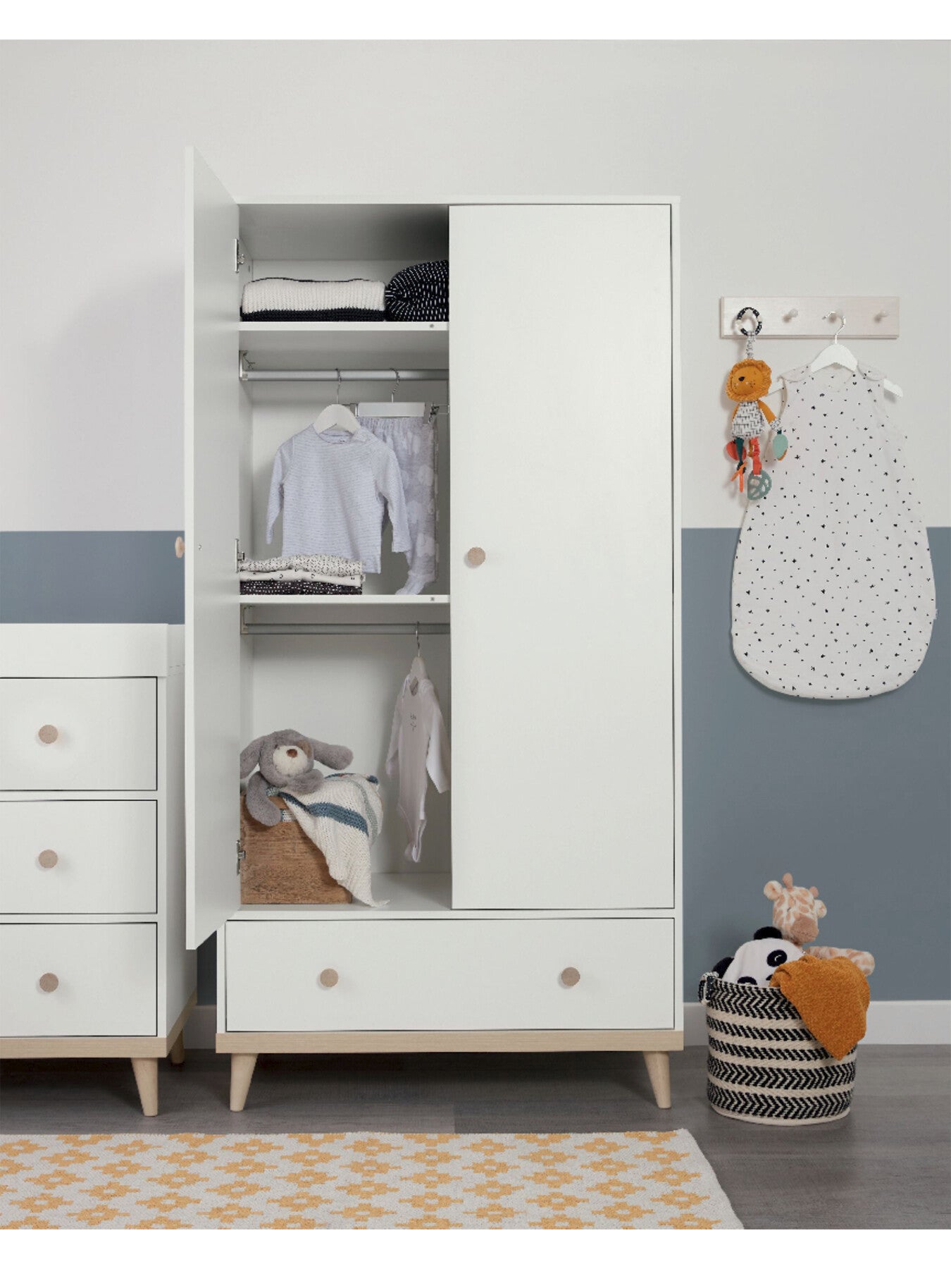 Wildly Lion Activity Toy