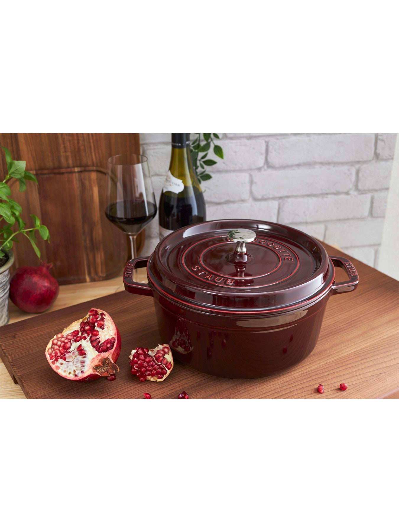 Round Cast Iron Cocotte Grenadine Red 24cm
