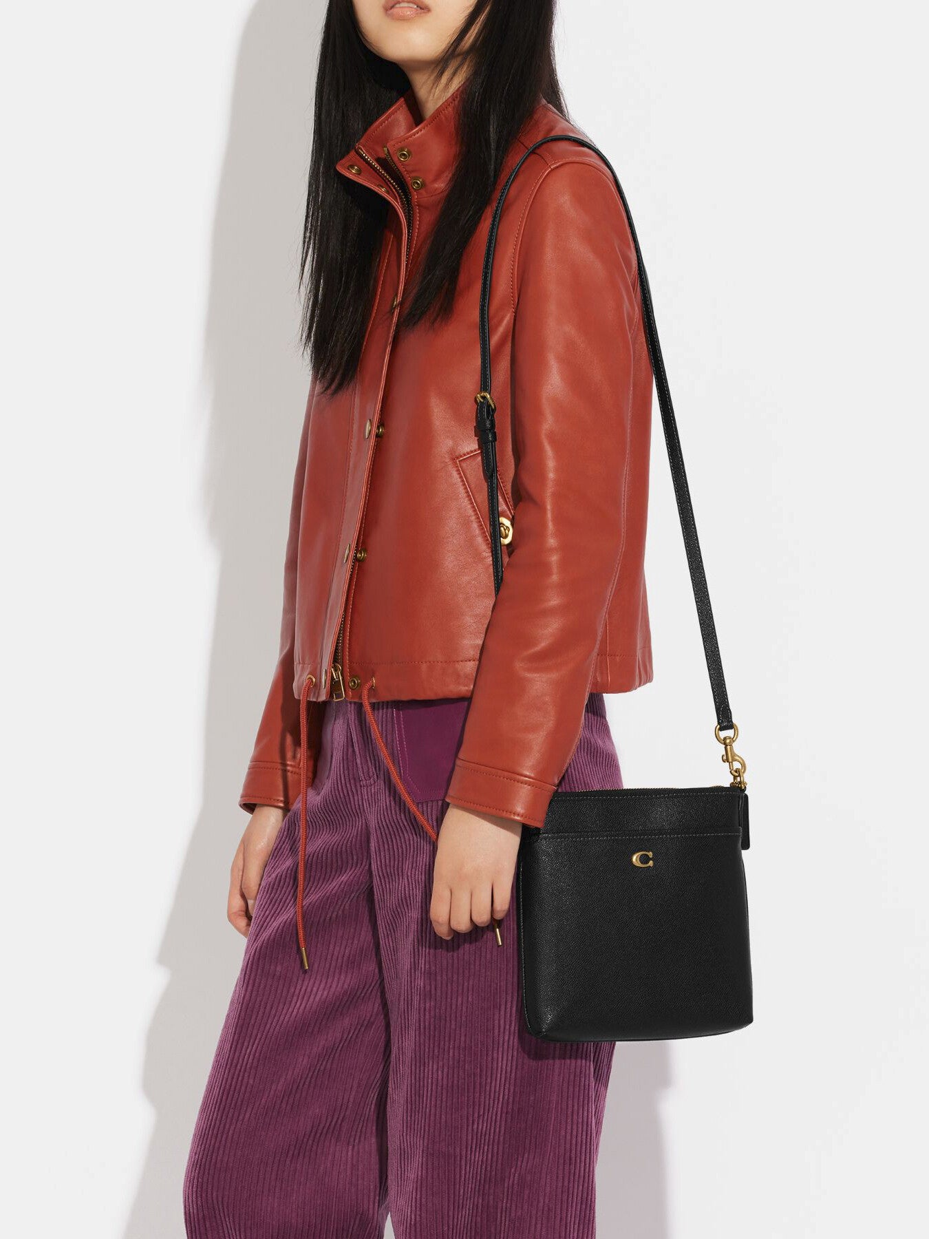 Kitt Leather Messenger Crossbody Bag Black