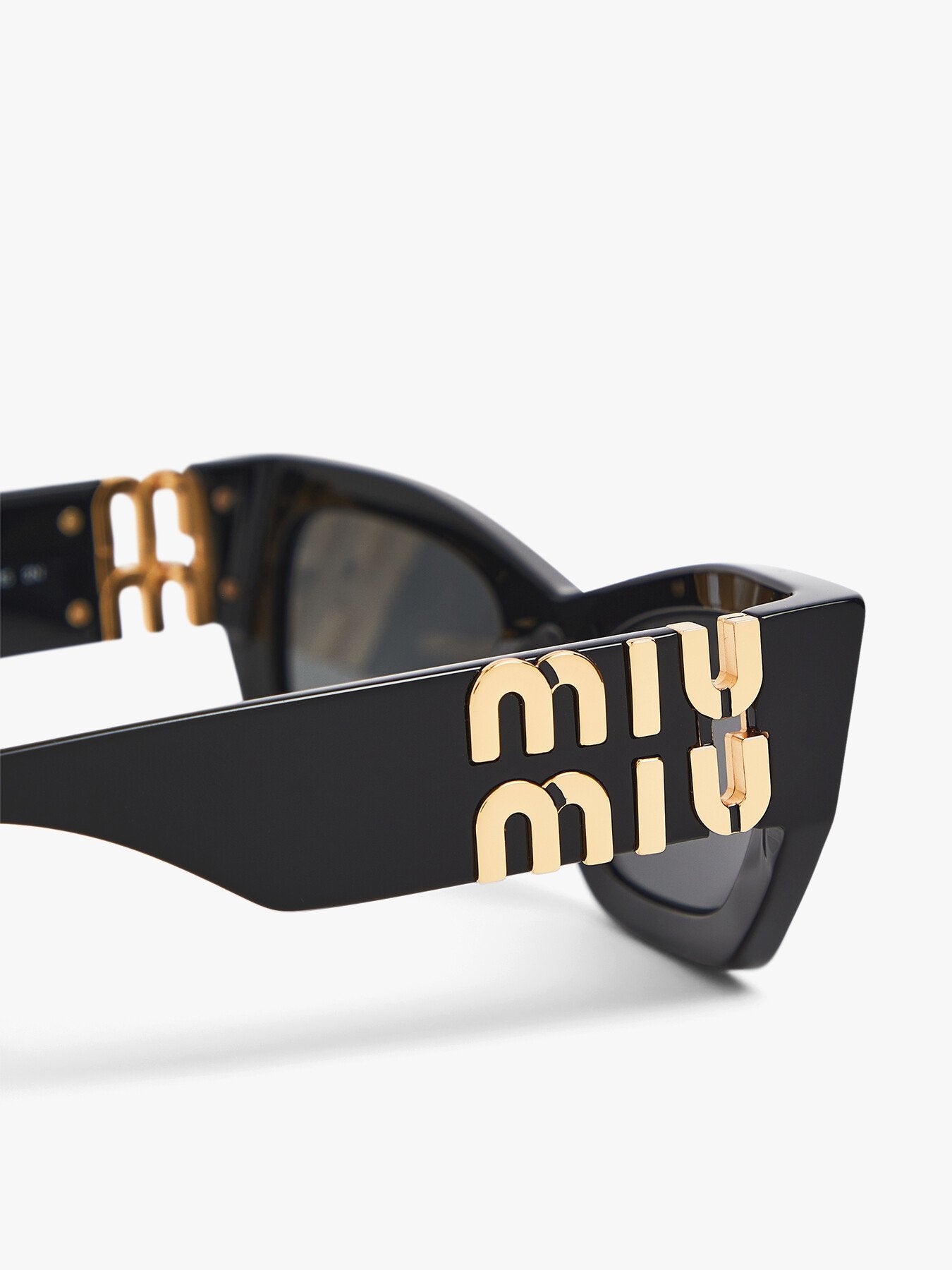 09WS Slim Frame Acetate Sunglasses