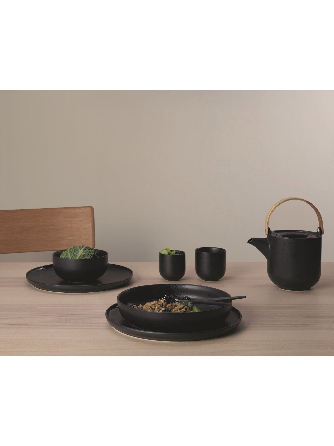 Coppa Kuro Teapot with Wooden Handle