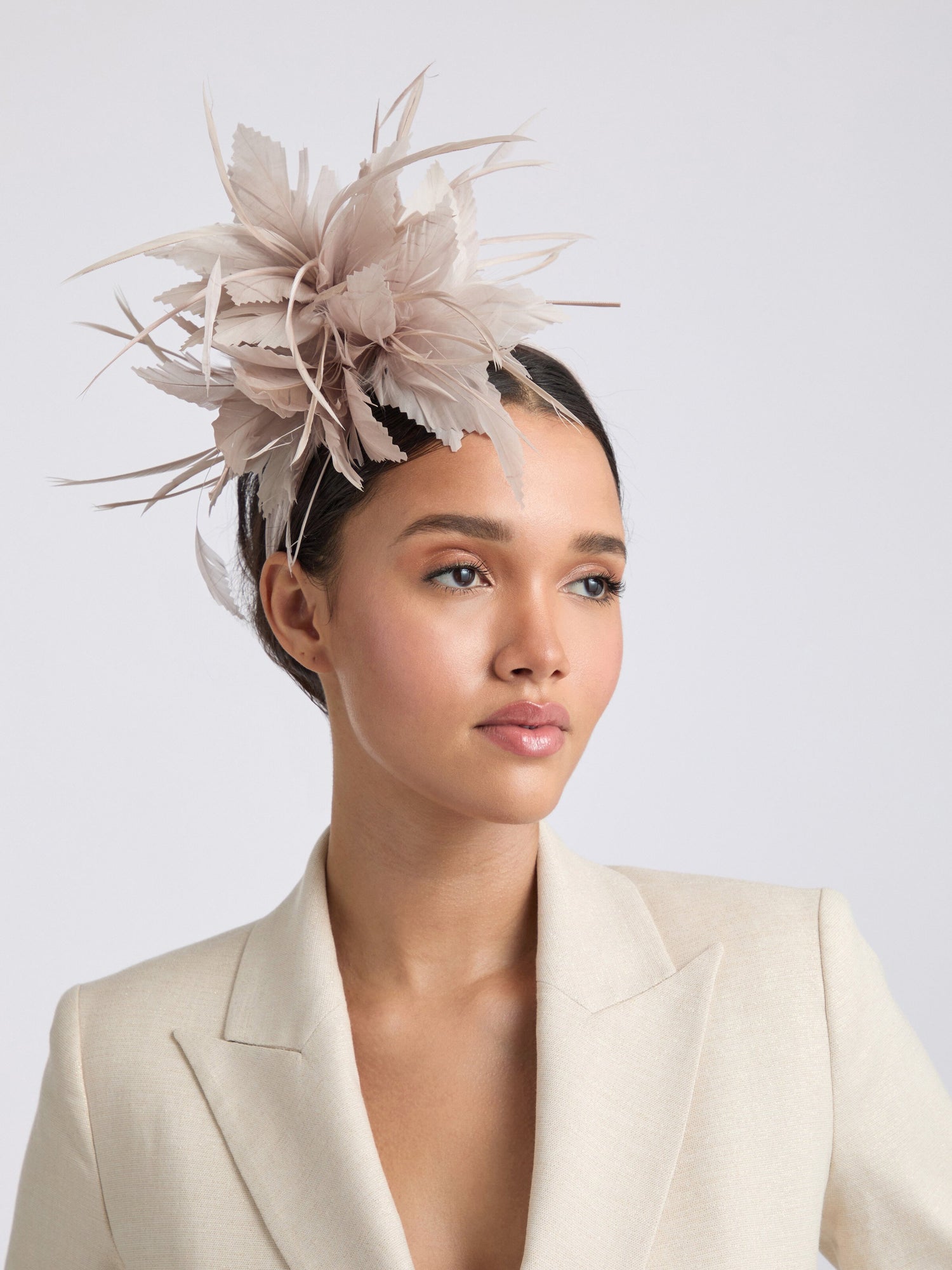 Feathers Fascinator
