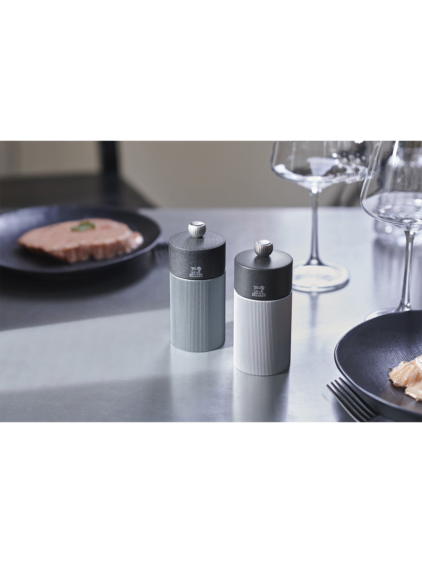 Line Carbon Pepper Mill
