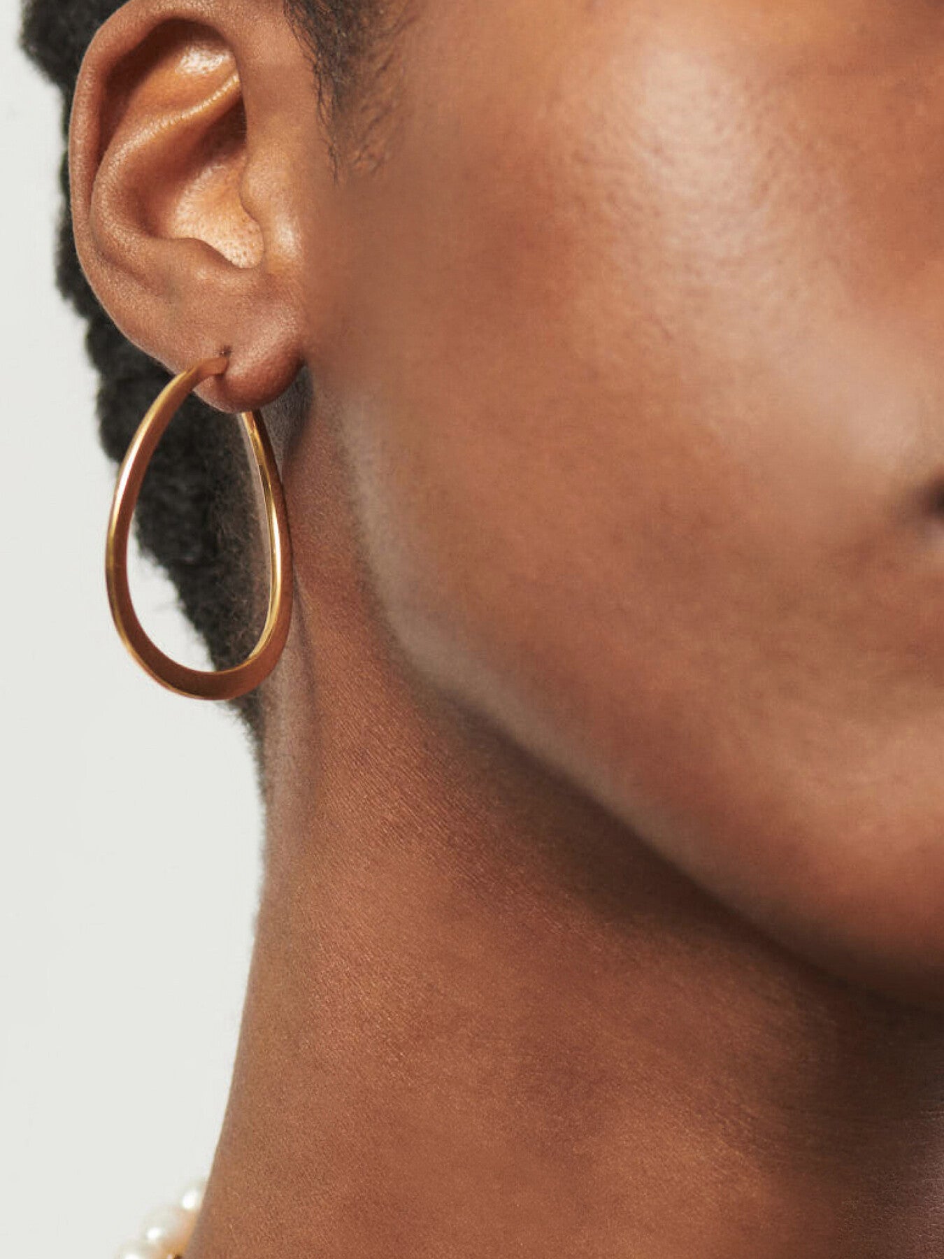 Medium Waved Hoop