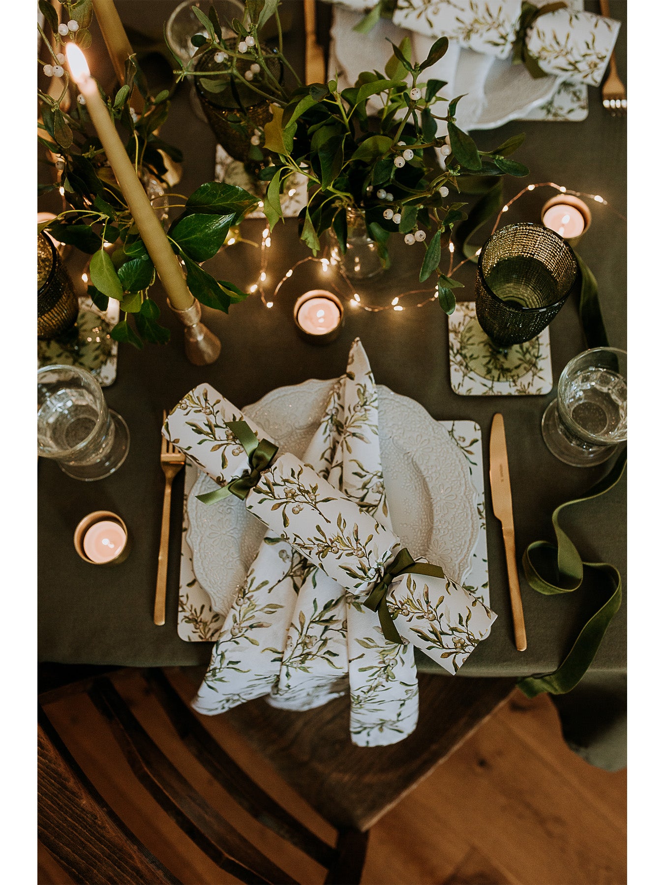 Mistletoe Christmas Crackers Pack Of 6