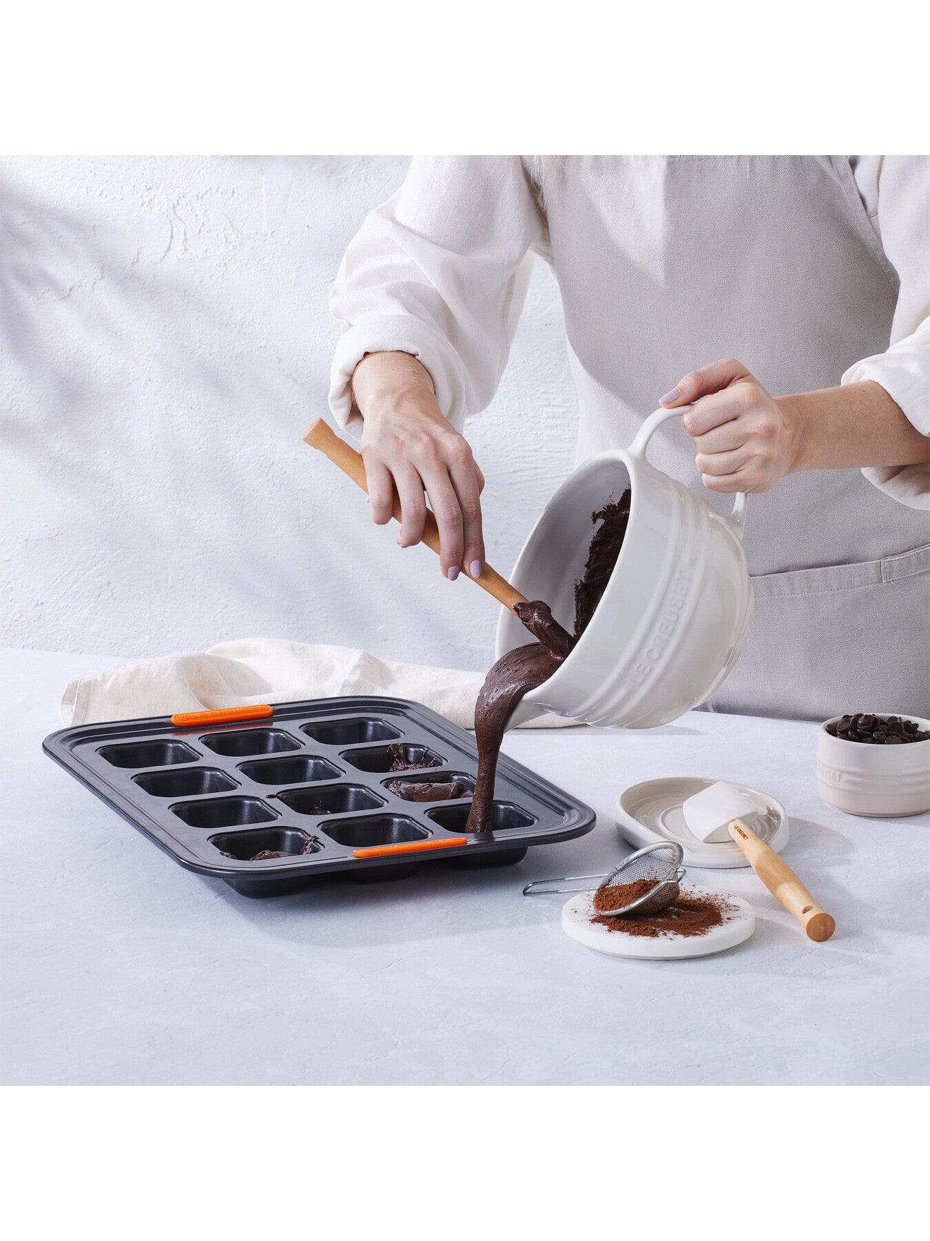 Bakeware 12 Cup Brownie tray