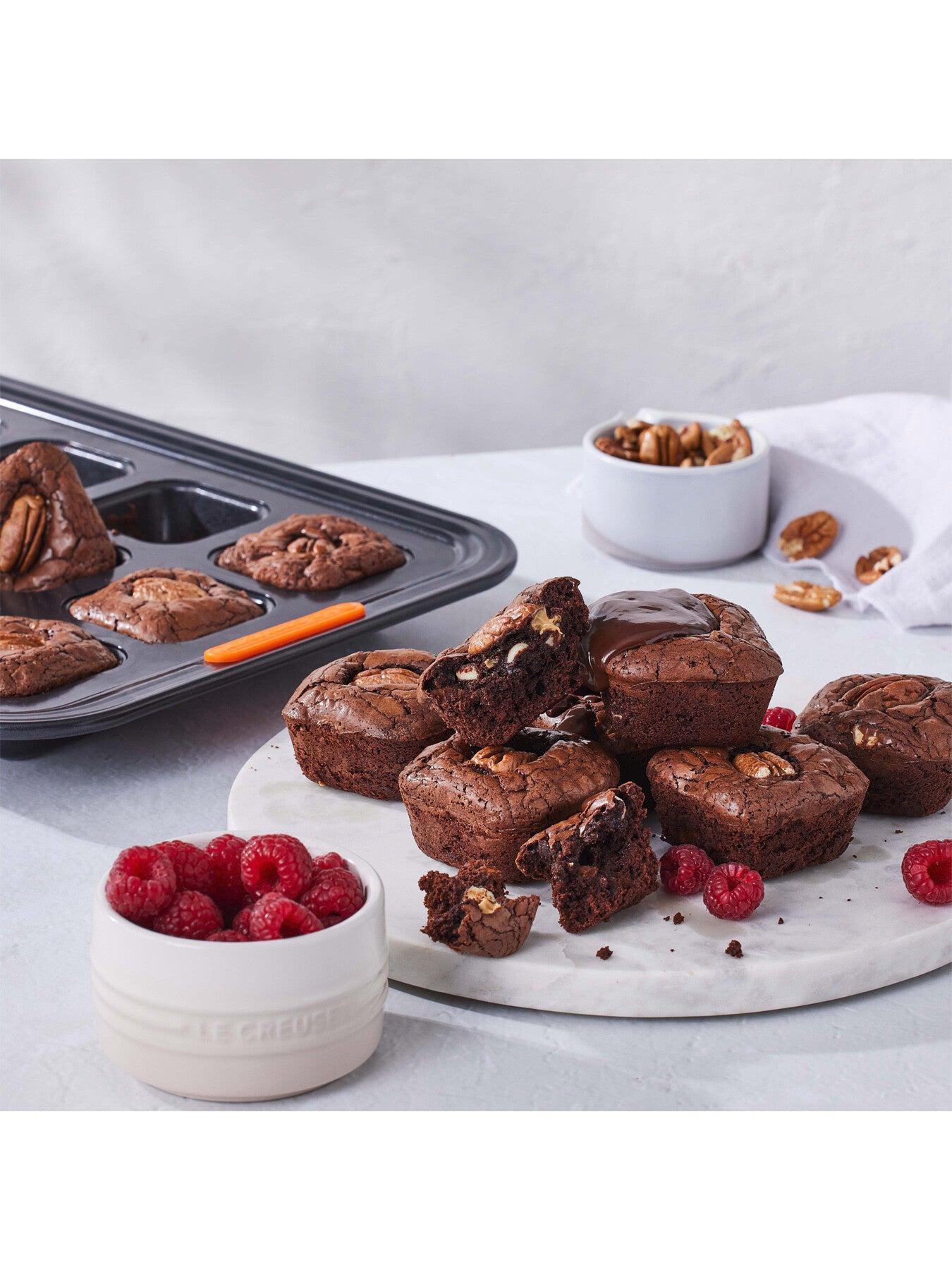 Bakeware 12 Cup Brownie tray