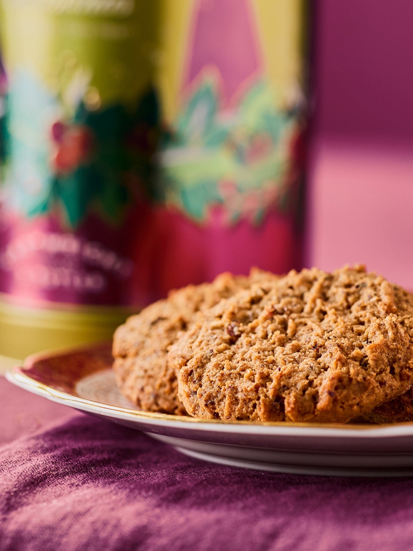 Christmas Pudding Biscuits in Musical Tin 200g