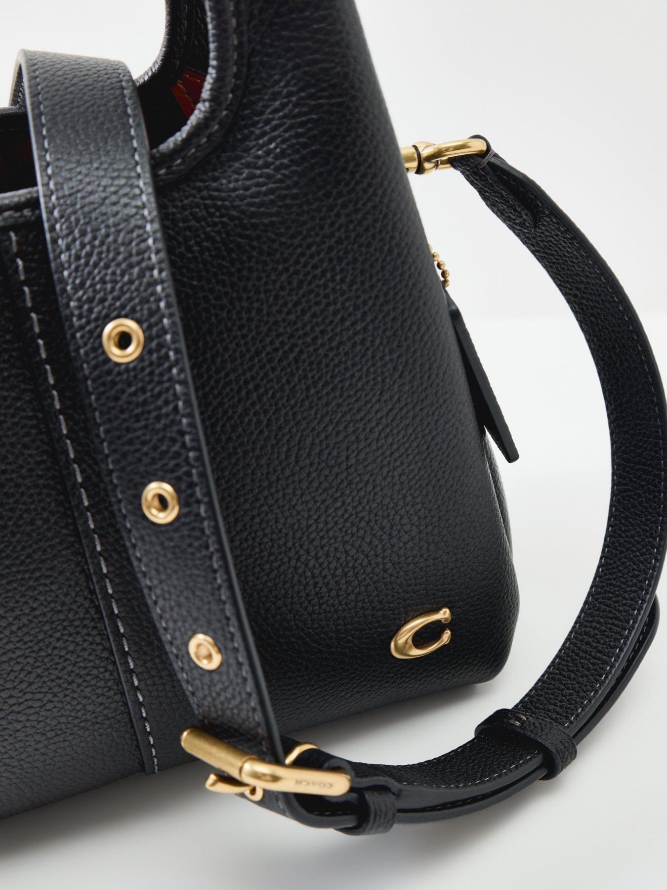 Lana 23 Leather Shoulder Bag Black