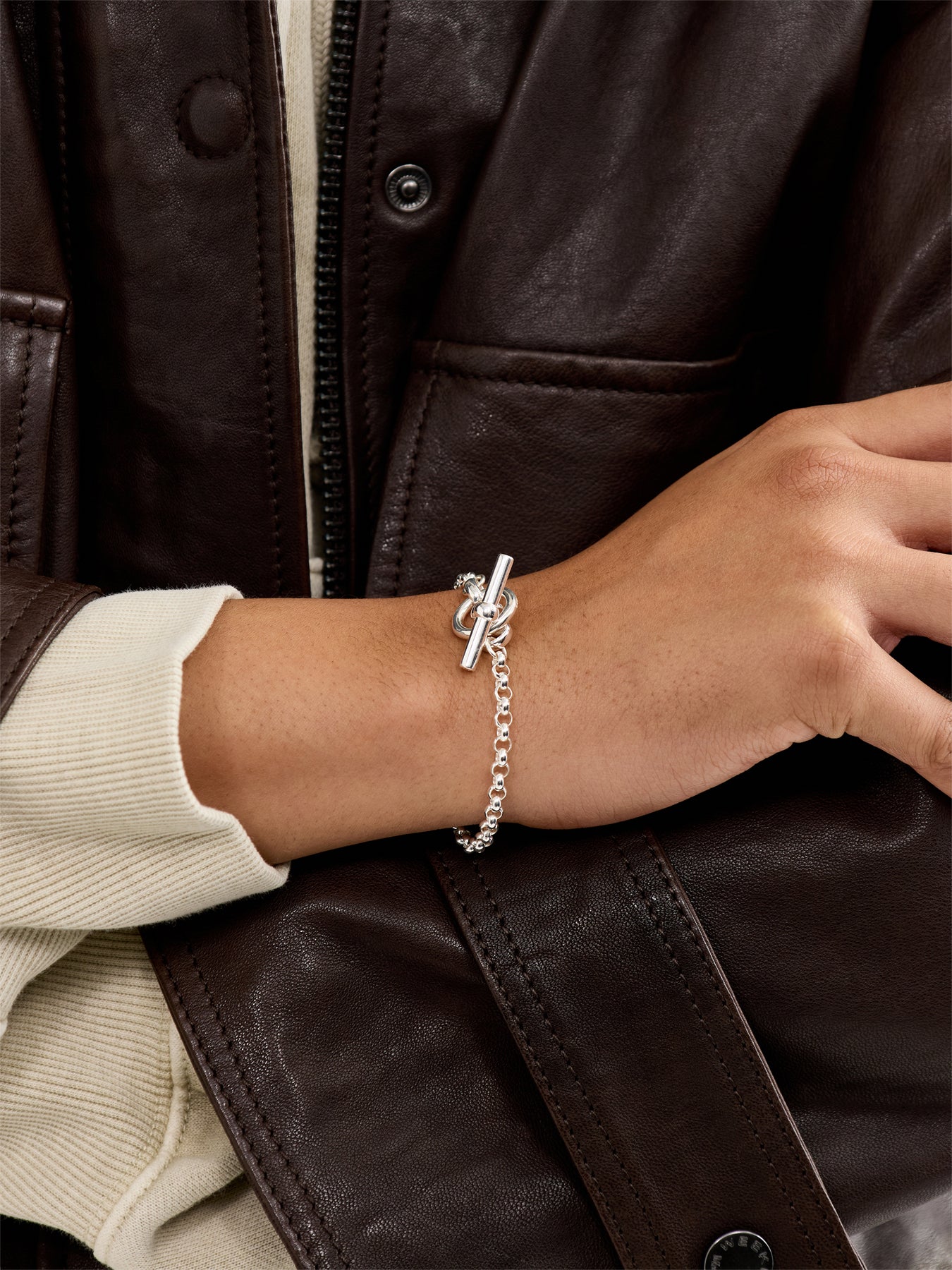 Small Silver T-bar Clasp on Belcher Chain Bracelet