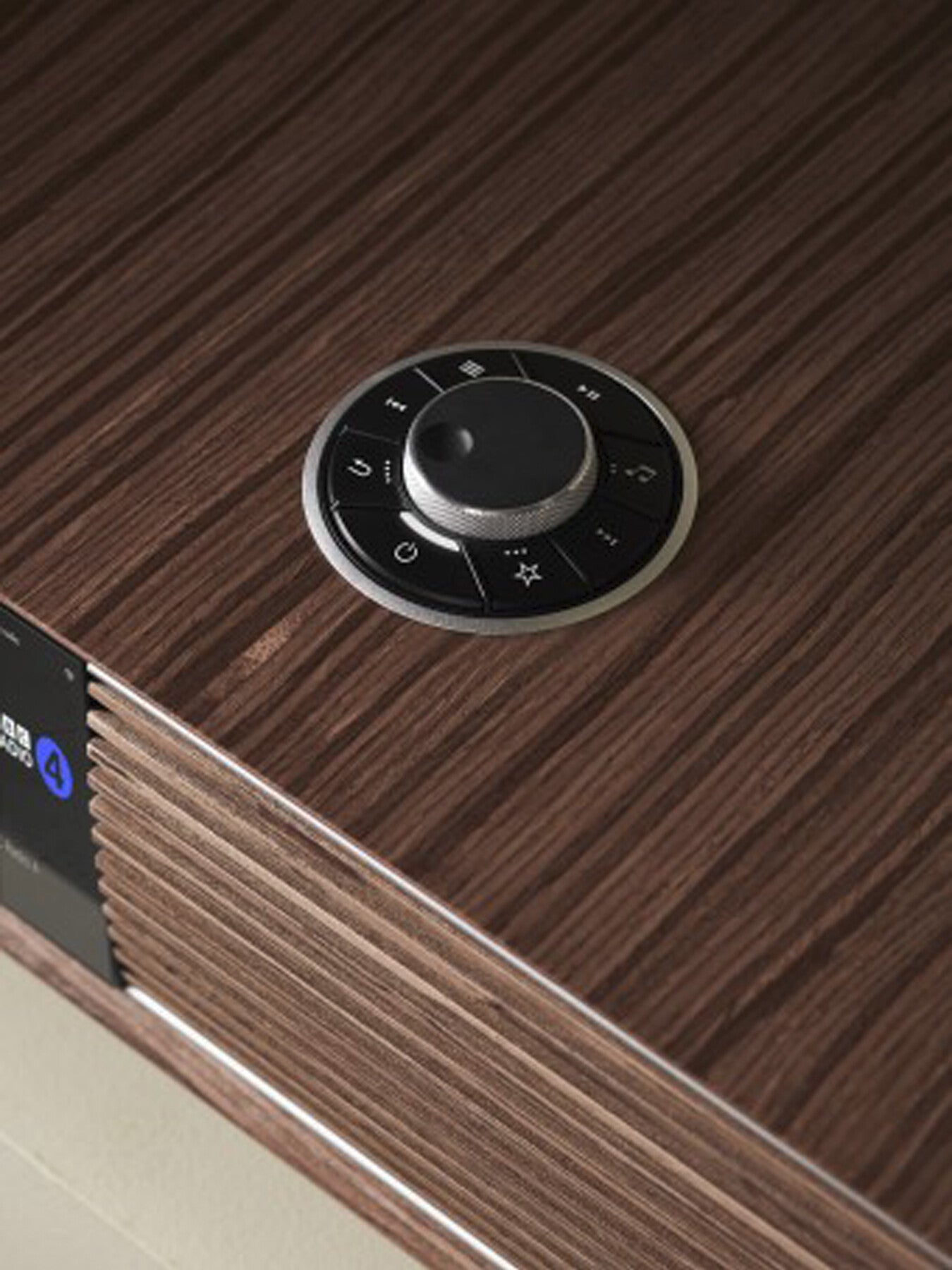 R410 Integrated music system Fused Walnut