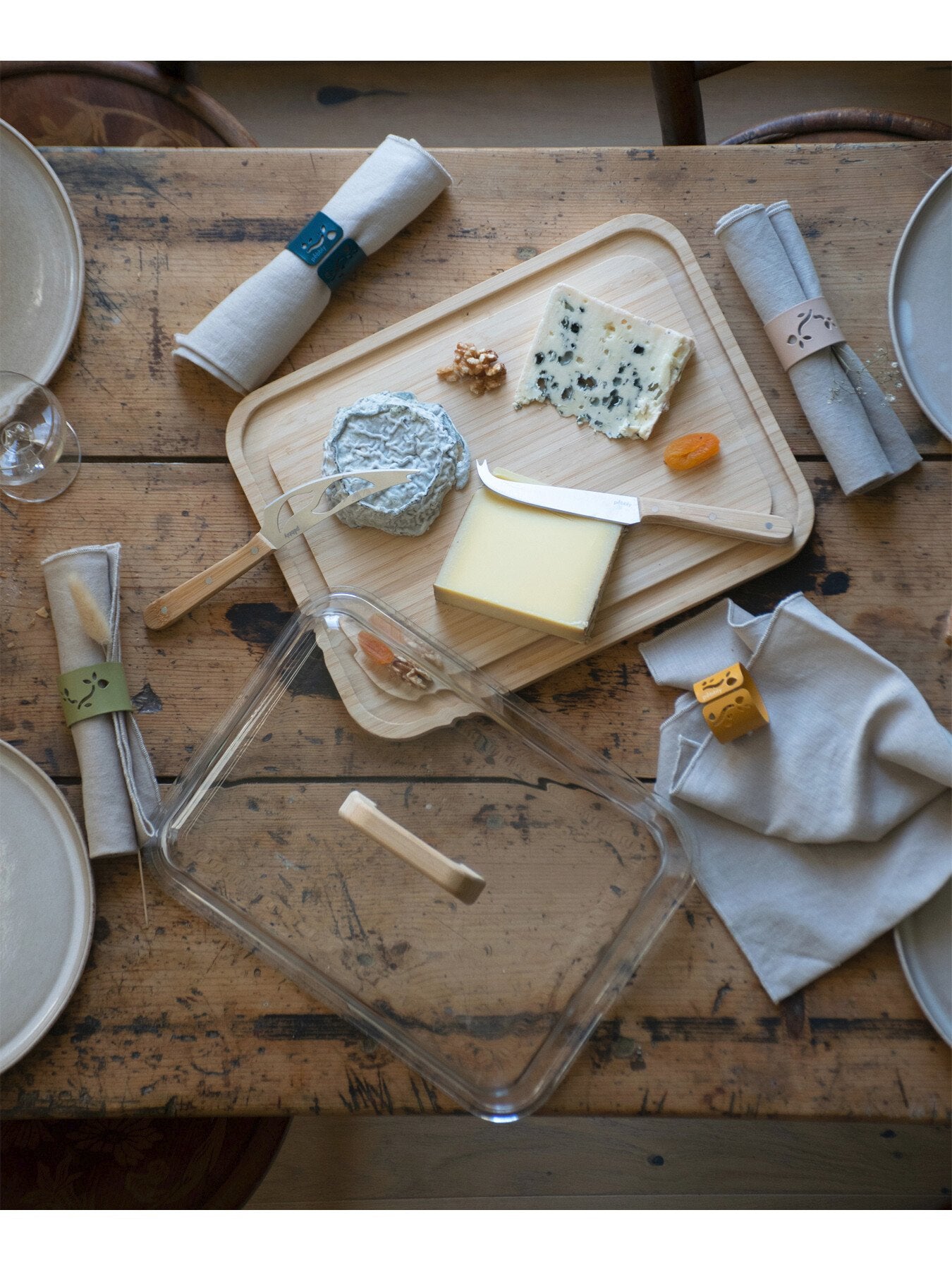 Store Serve Glass Cheese Box with Bamboo Platter