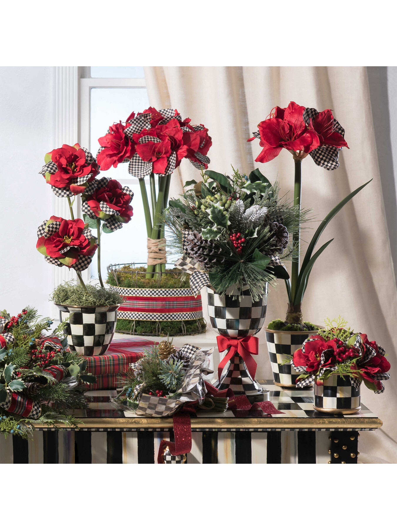 Courtly Check Enamel Pedestal Vase - Red Bow