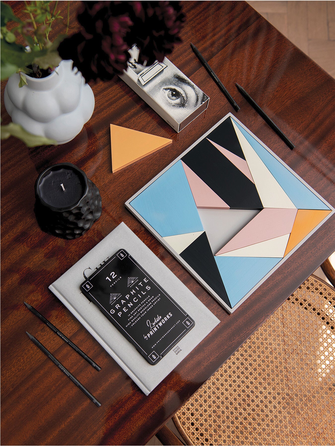 12 Colour pencils Graphite