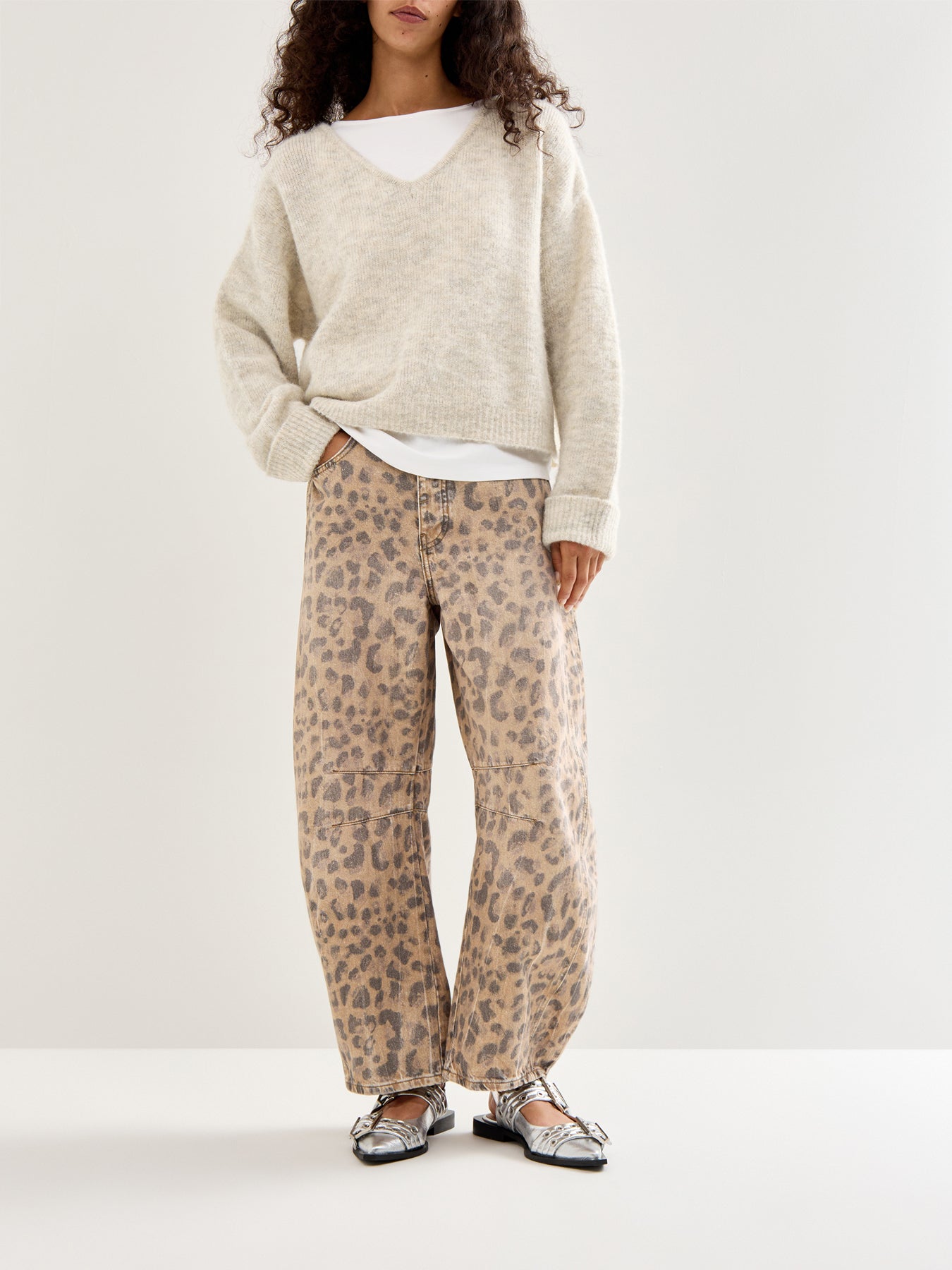 East V Neck Knit Jumper