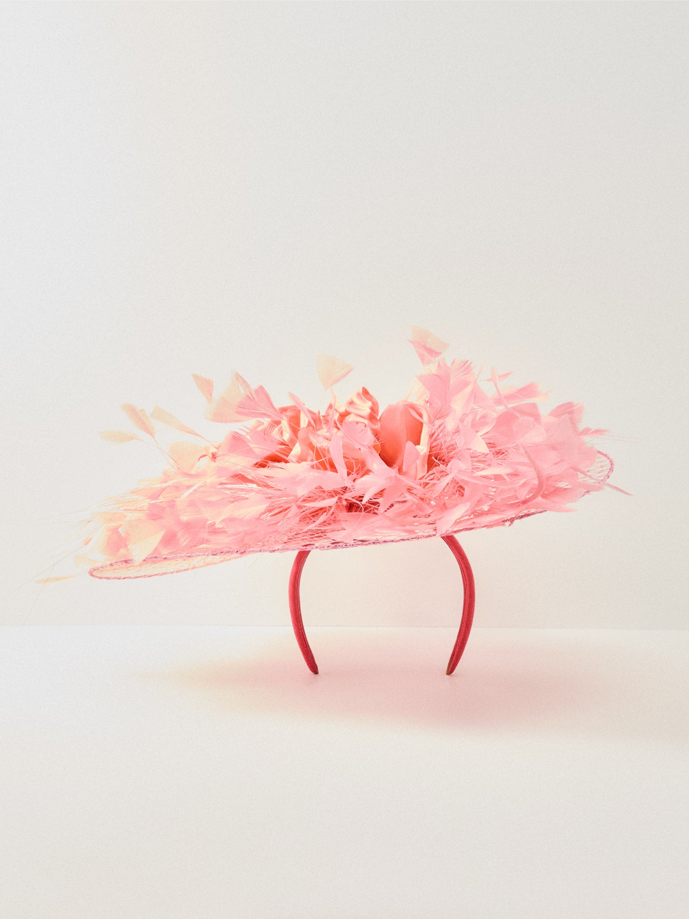 Veiling Disc With Flowers And Feathers