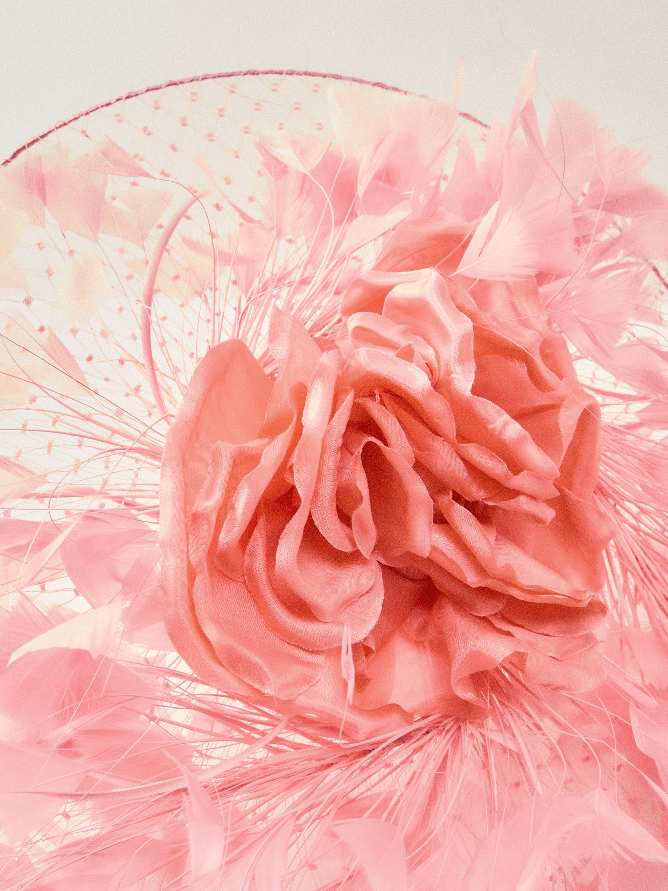 Veiling Disc With Flowers And Feathers