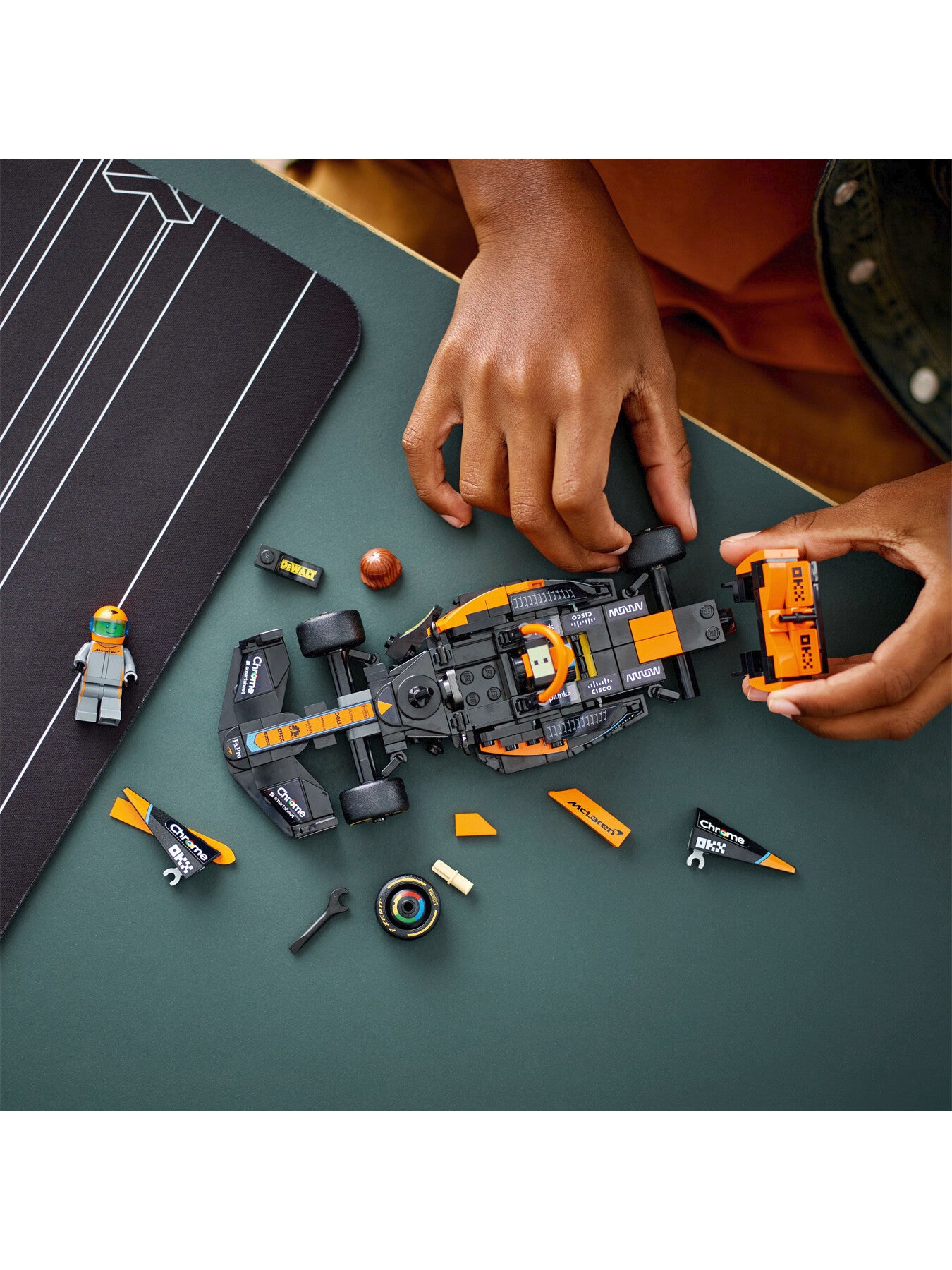 2023 McLaren Formula 1 Race Car 76919