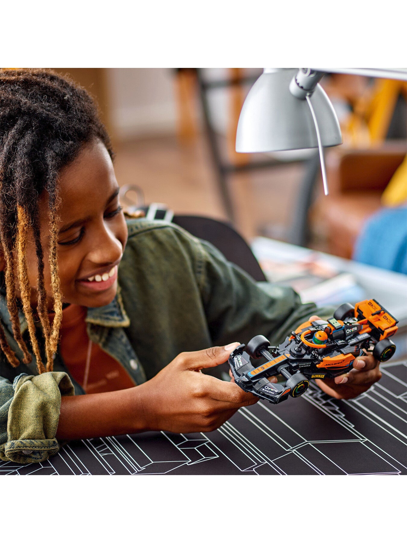 2023 McLaren Formula 1 Race Car 76919