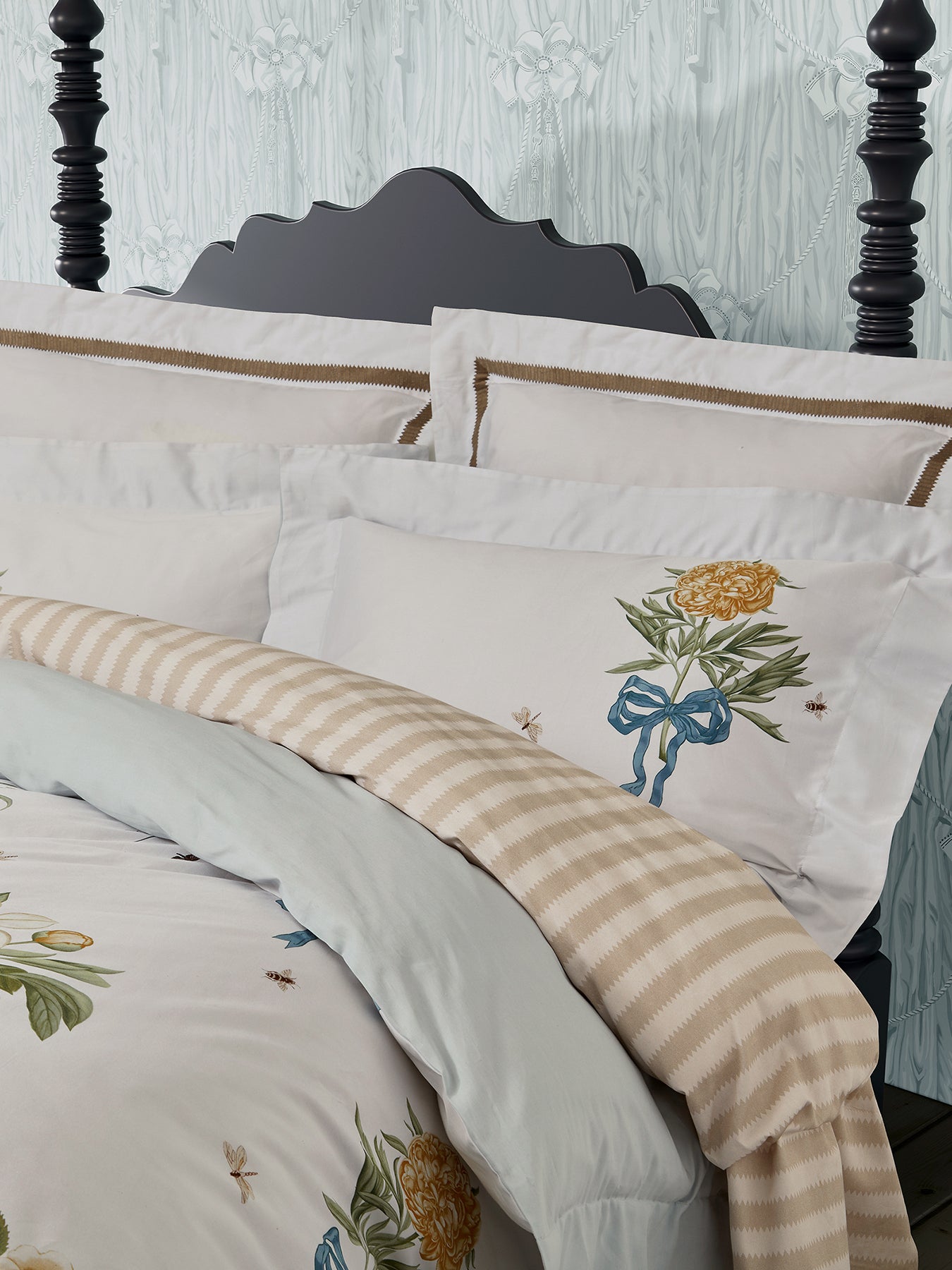 Cupids Beau Deluxe Duvet Cover Collection