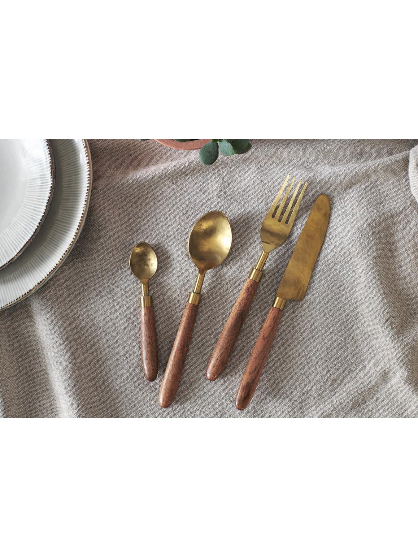 Soni Cutlery 16 Piece Set