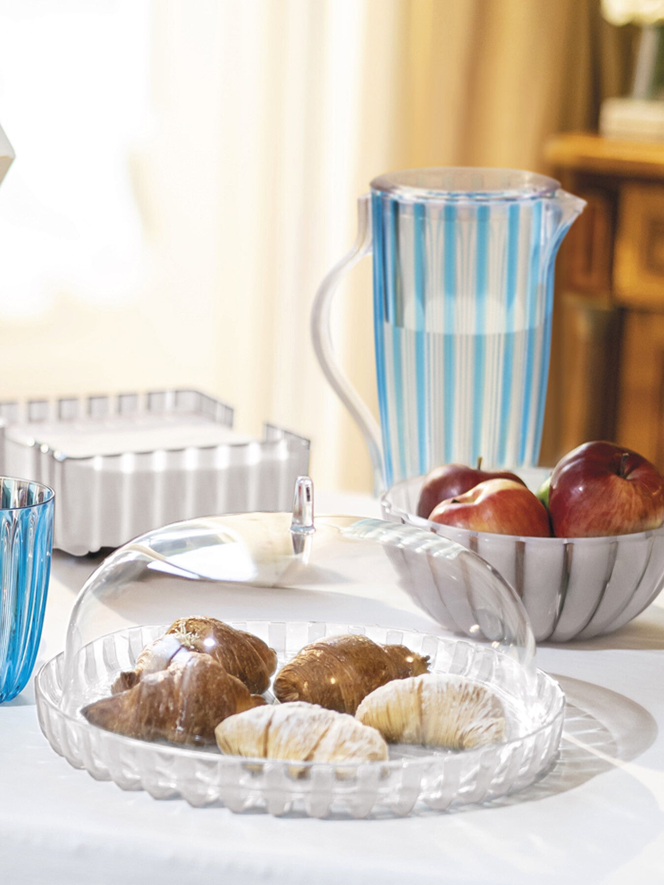 Dolcevita Pitcher with Lid