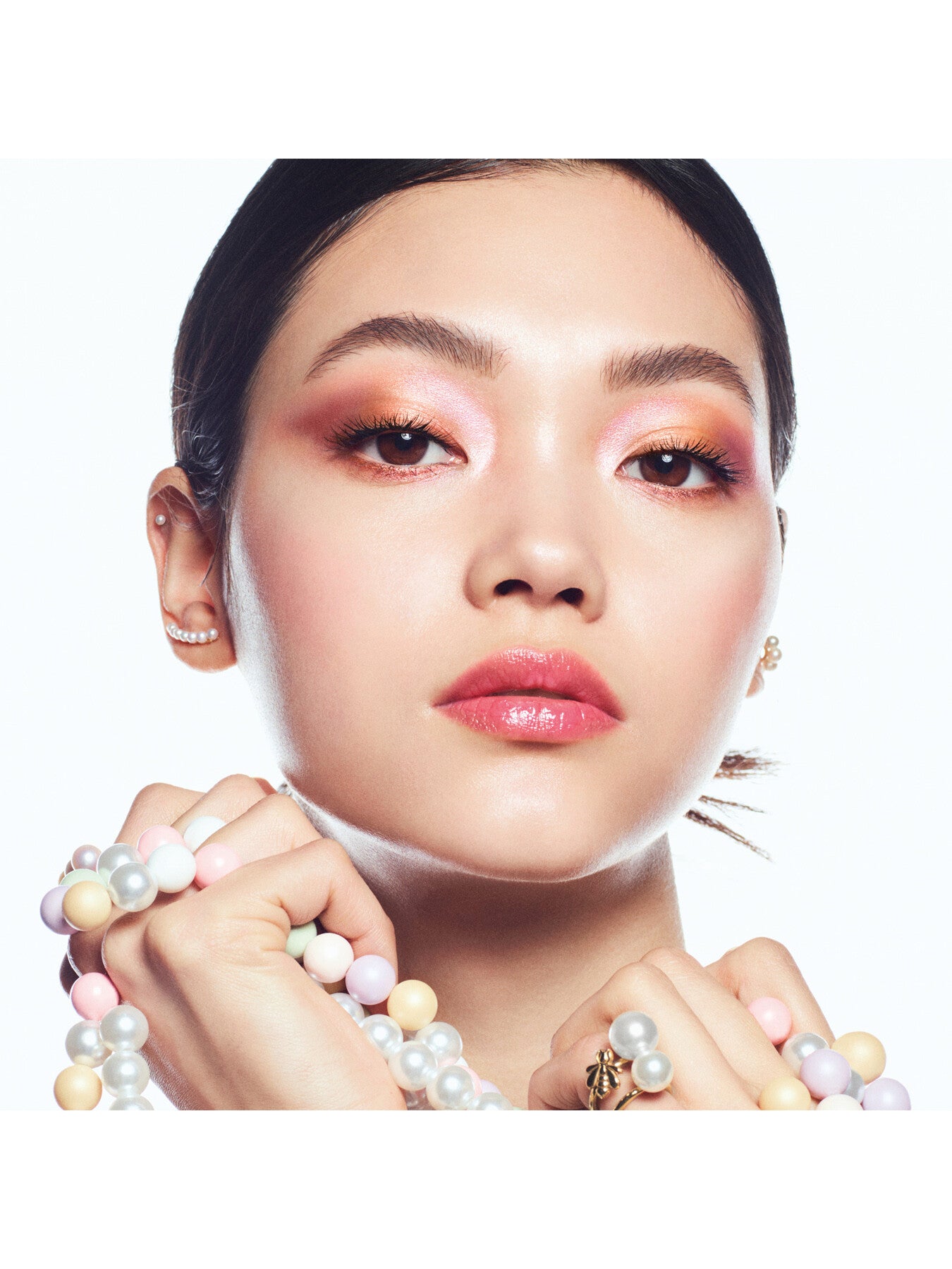 Meteorites Light Revealing Pearls of Powder