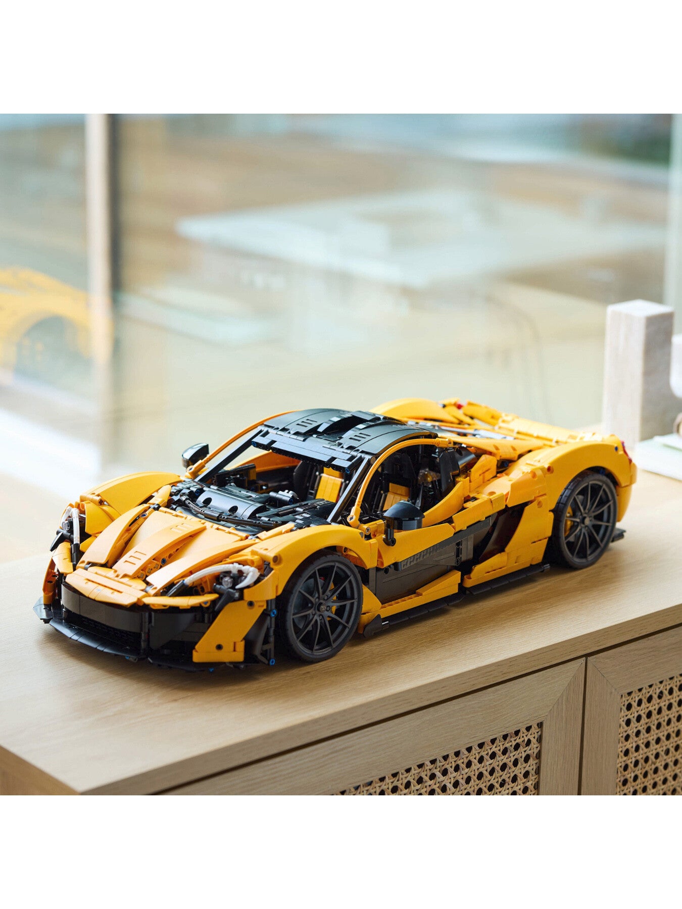 McLaren P1 Model Car Set for Adults 42172