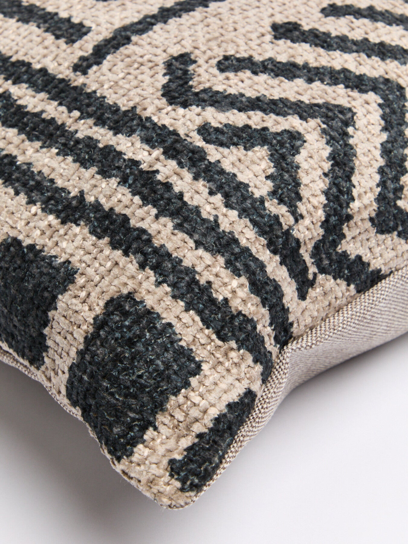 Wiggle Velvet Reversible Cushion