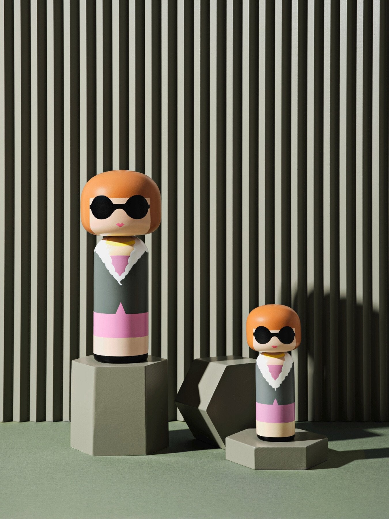 Anna Wintour Kokeshi Doll 14.5 cm