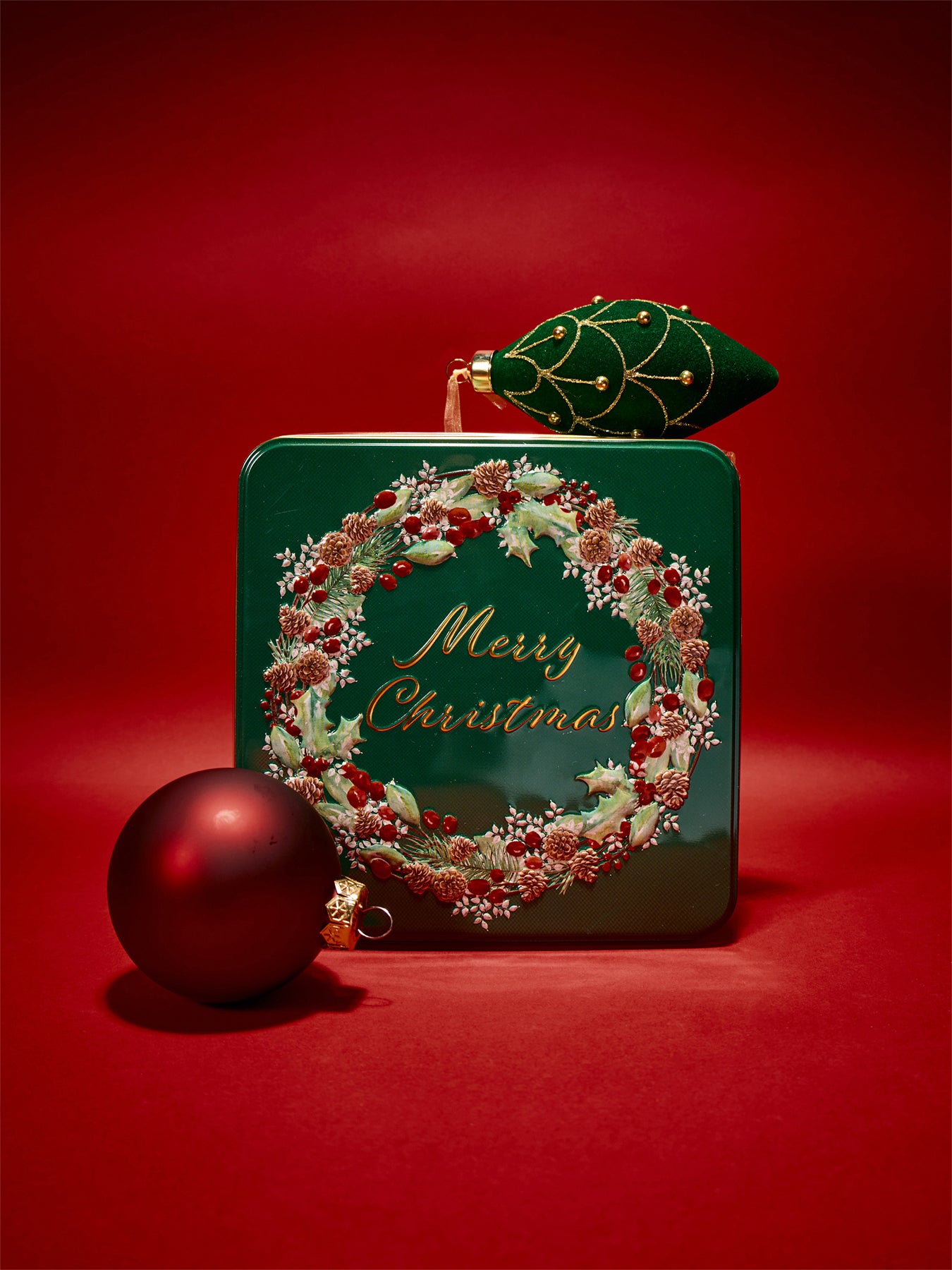 Farmhouse Biscuits Christmas Wreath Tin 400g
