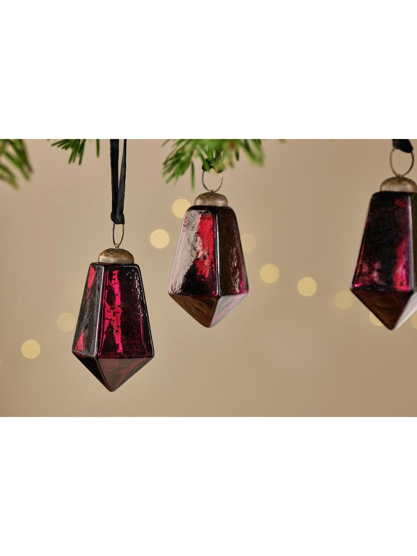 Ratnam Large Ruby Set Of 4 Baubles