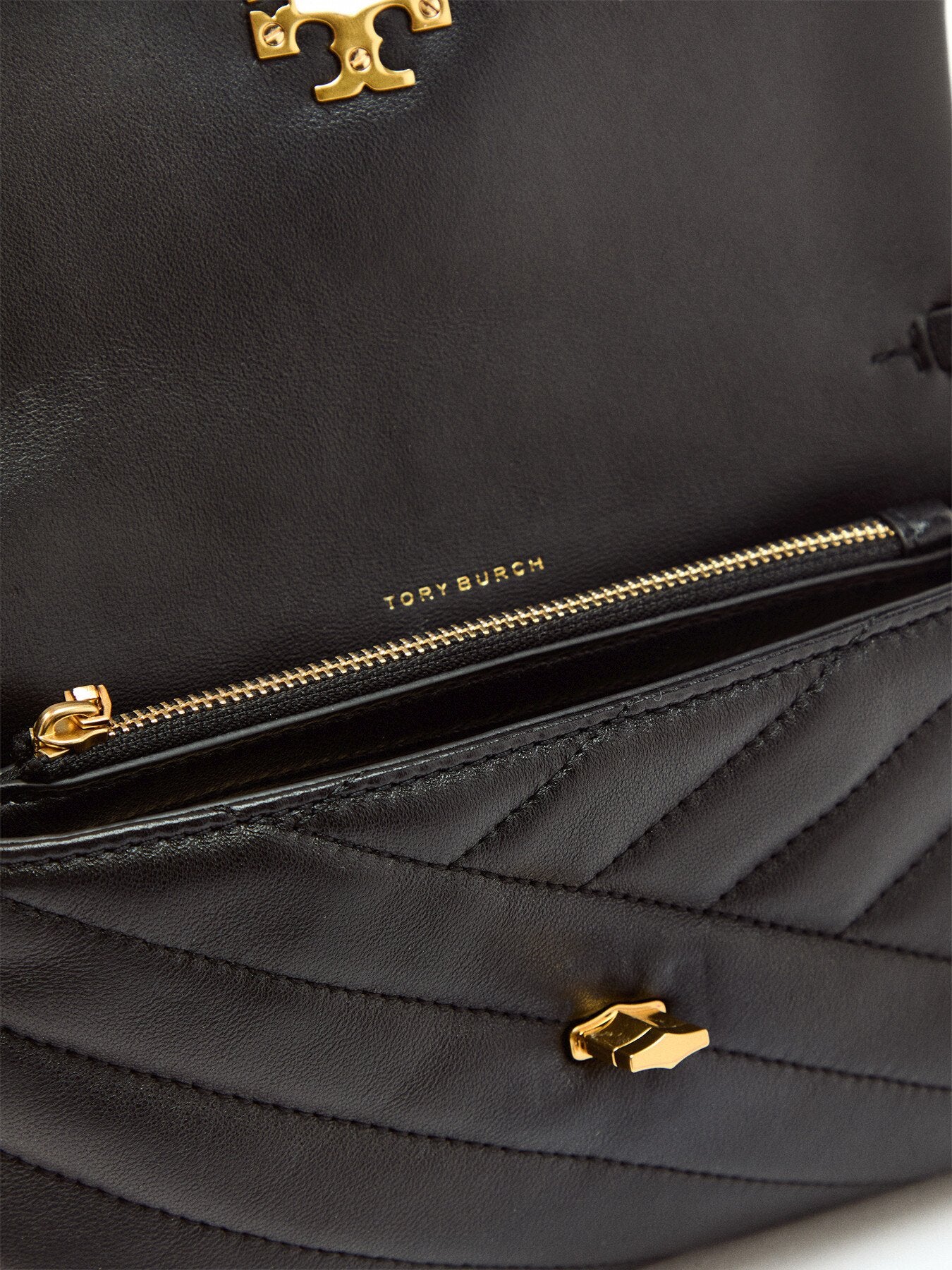 Kira Chevron Chain Wallet
