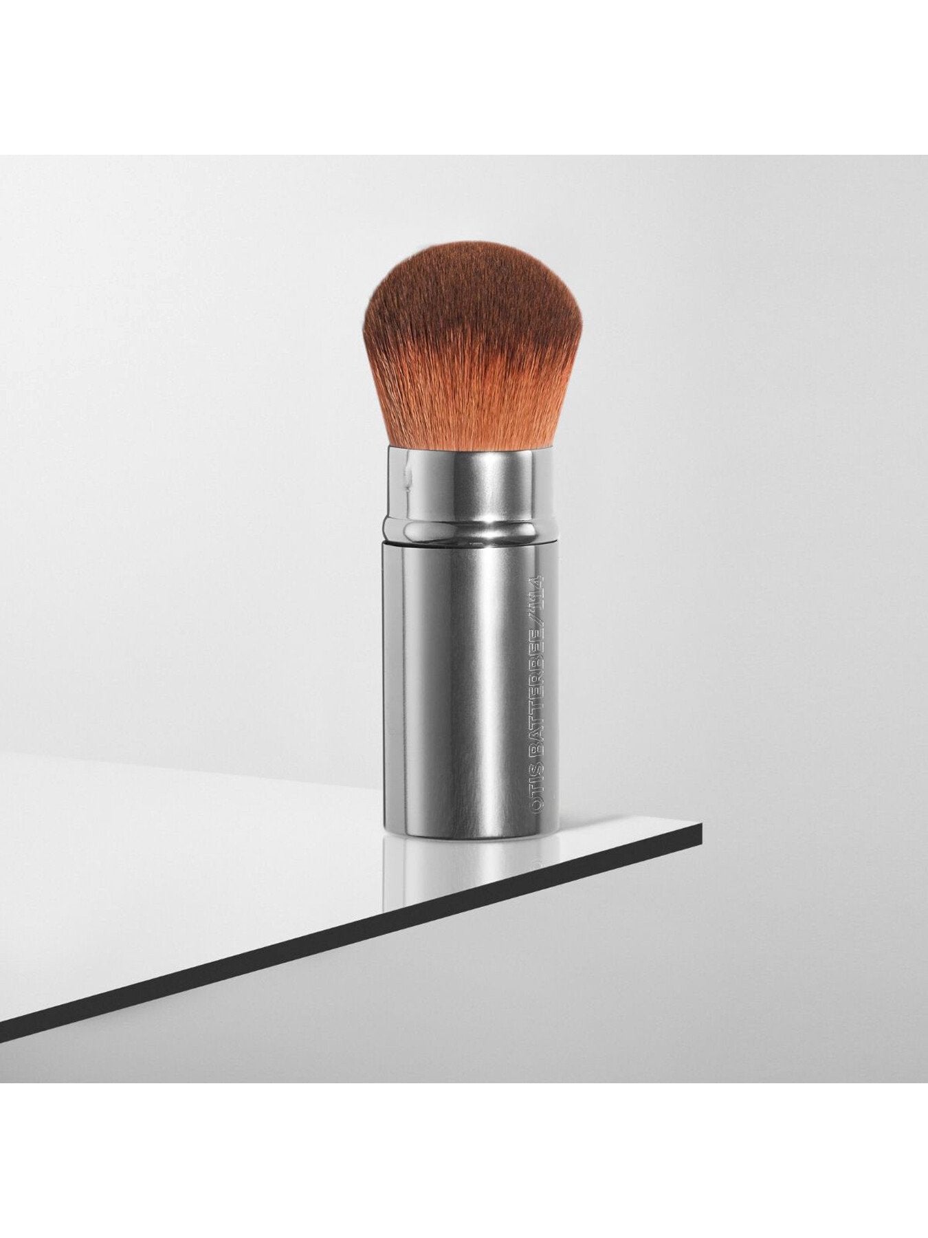 Retractable Magic Powder Brush