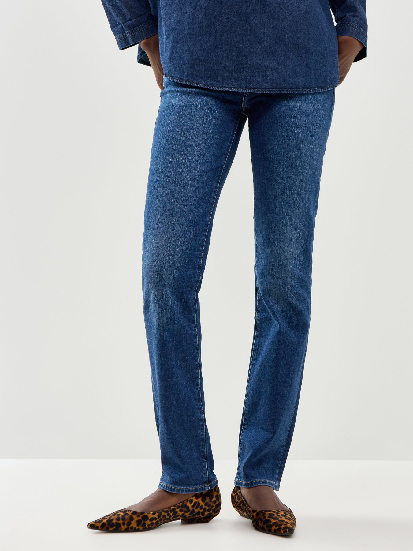 724 High Rise Straight Jeans