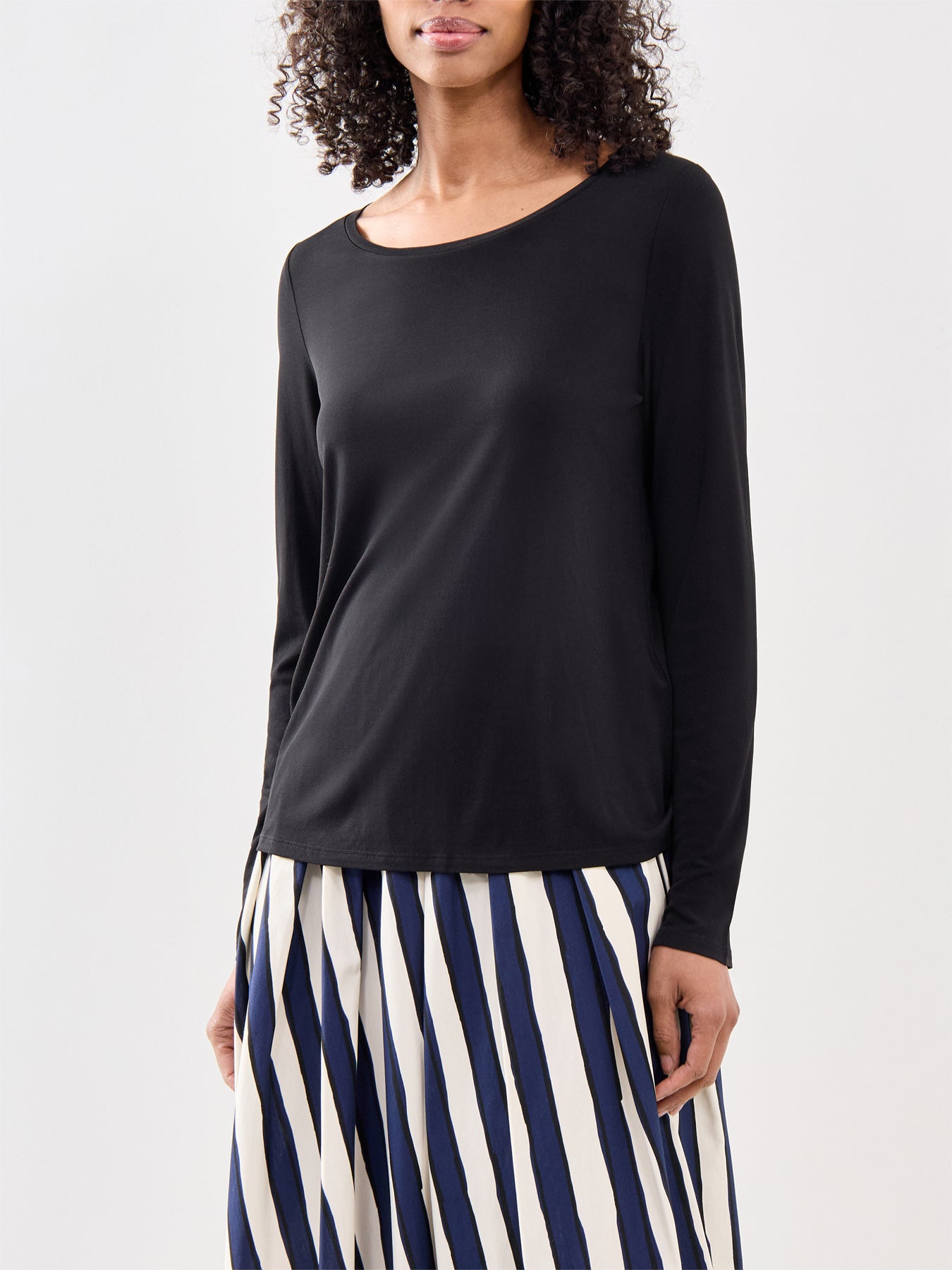Scoop Neck L/s Slim Top Black