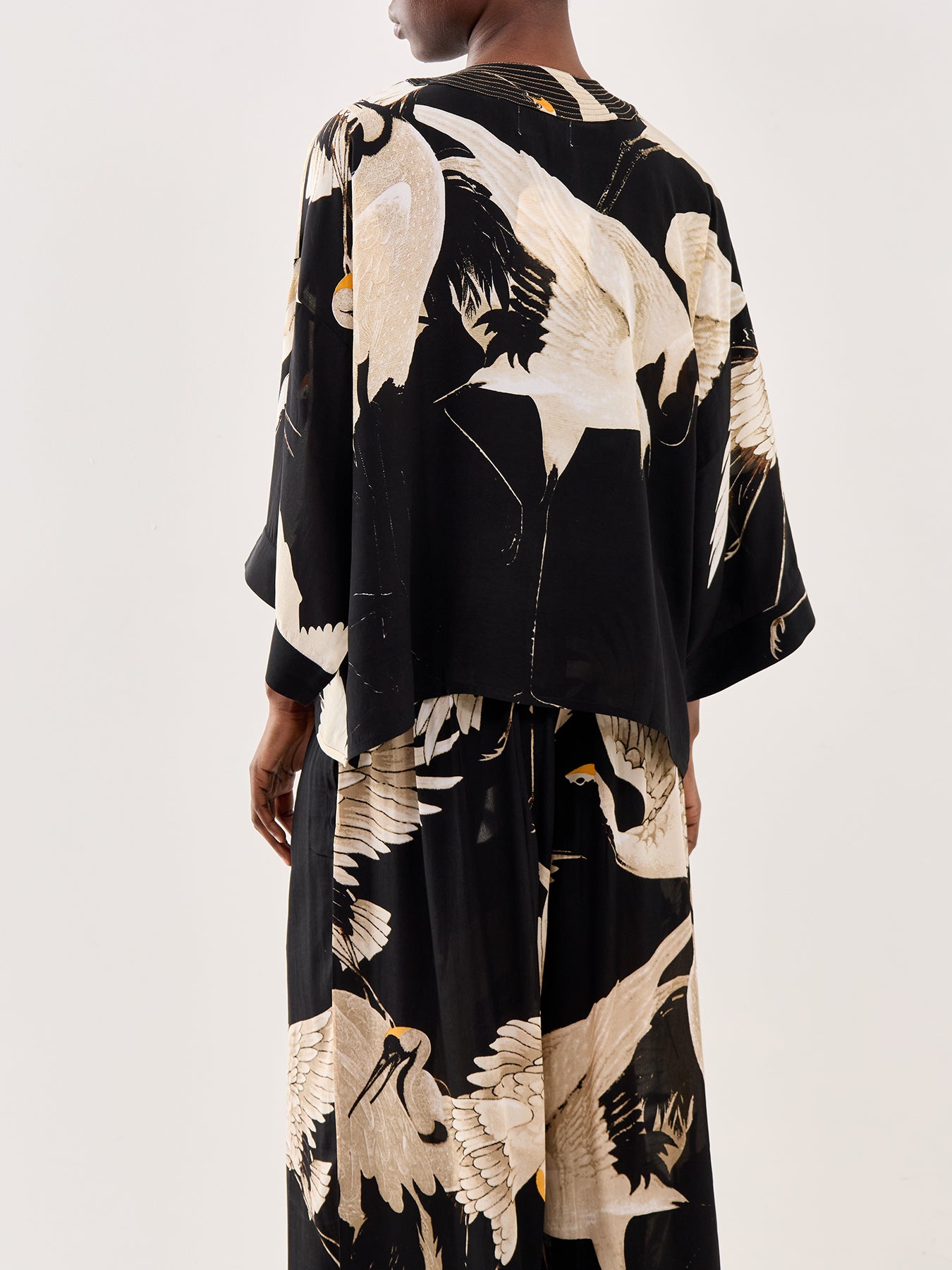 Crepe Kimono   Stork Black