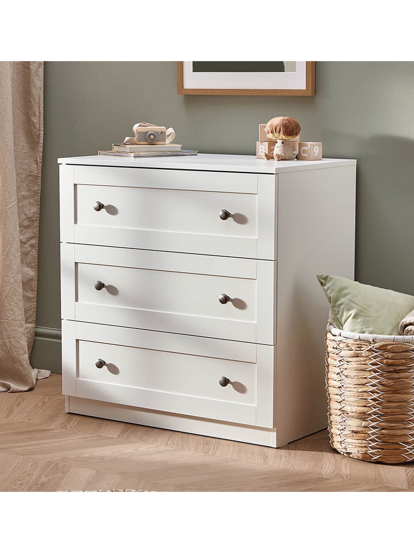 Bromley White Dresser