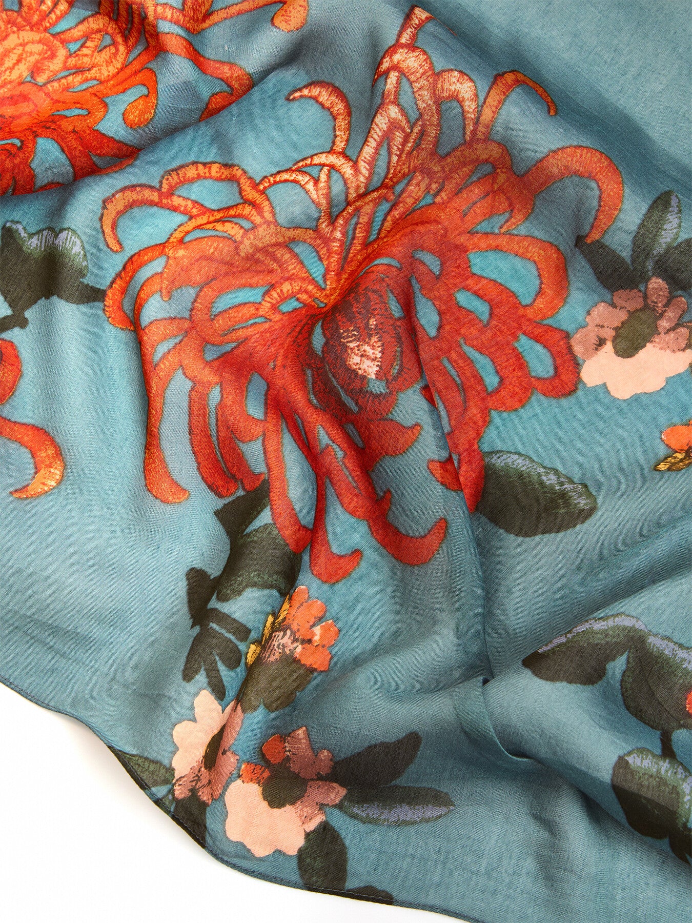 Chrysanthemum Grey Scarf