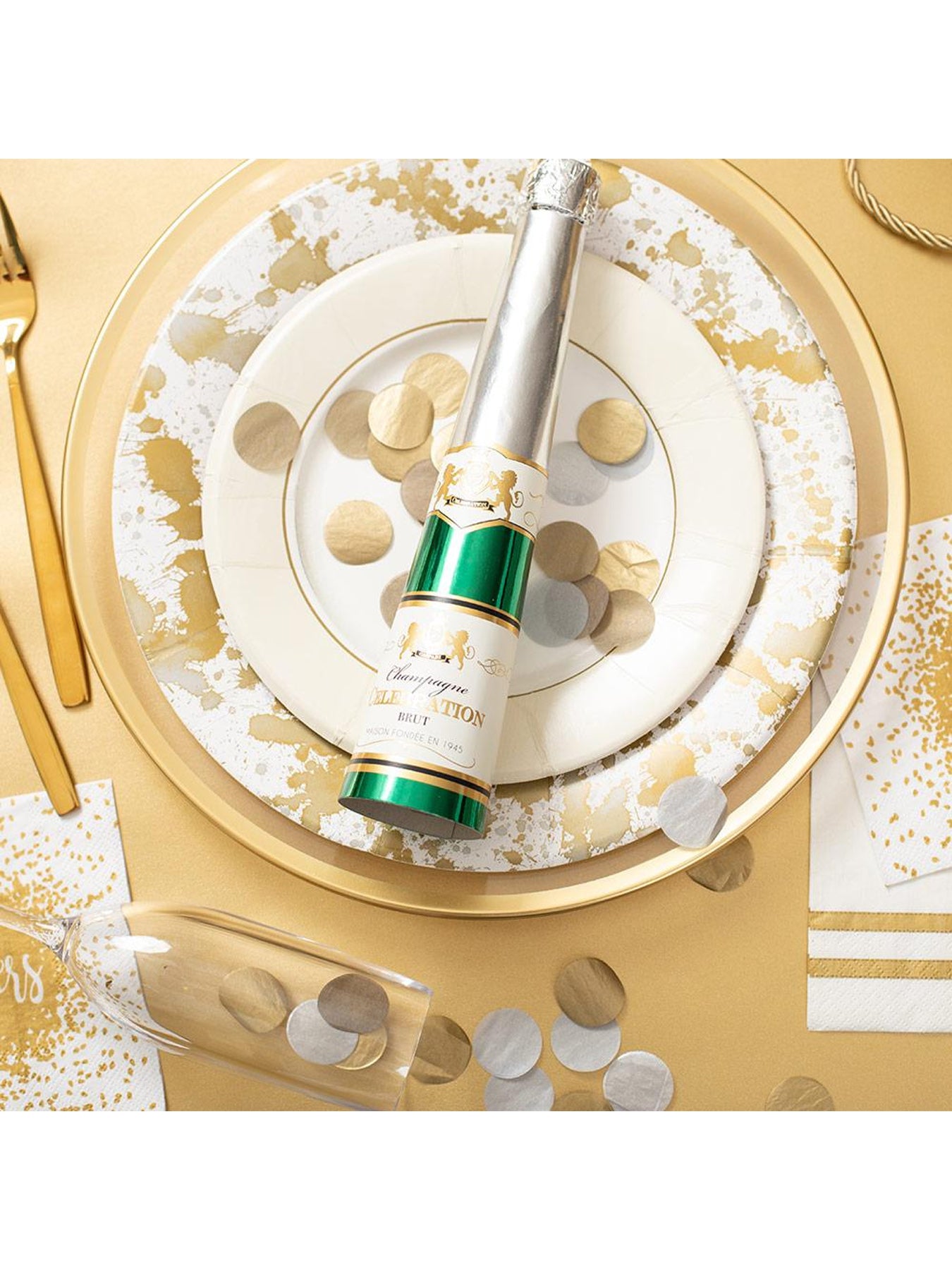 Christmas Crackers Cone Sparkling Wine 8 Pieces